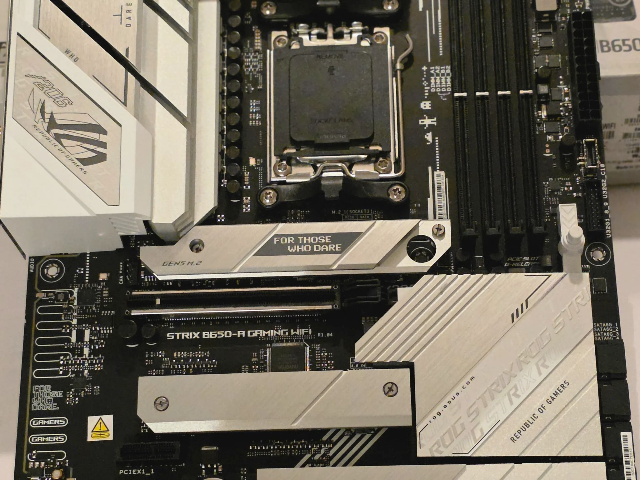 ASUS ROG Strix B650-A Gaming WiFi 6E AM5 (LGA1718)