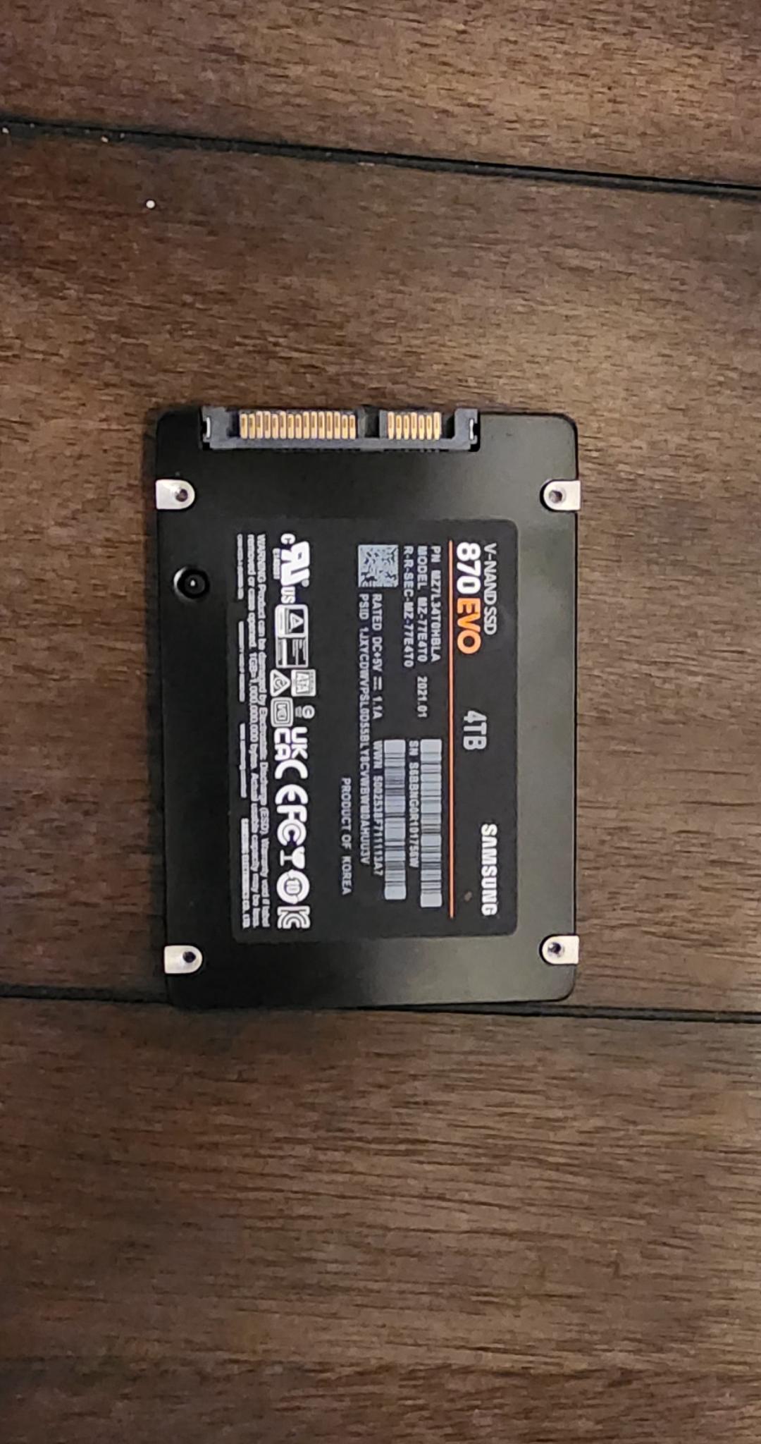 11 units of 870 EVO SATA 2.5" SSD 4TB