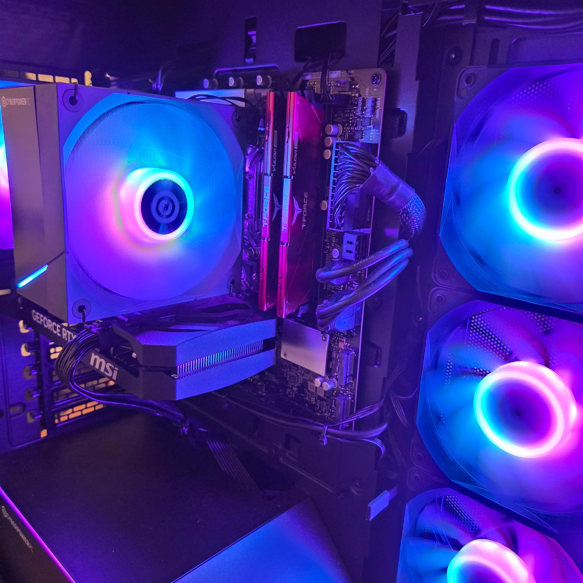 CyberPower Gamer Xtreme INTEL Core U5 225F | RTX 5060 8GB | 32GB DDR5 6400mhz | 2TB NVMe | RGB Win11