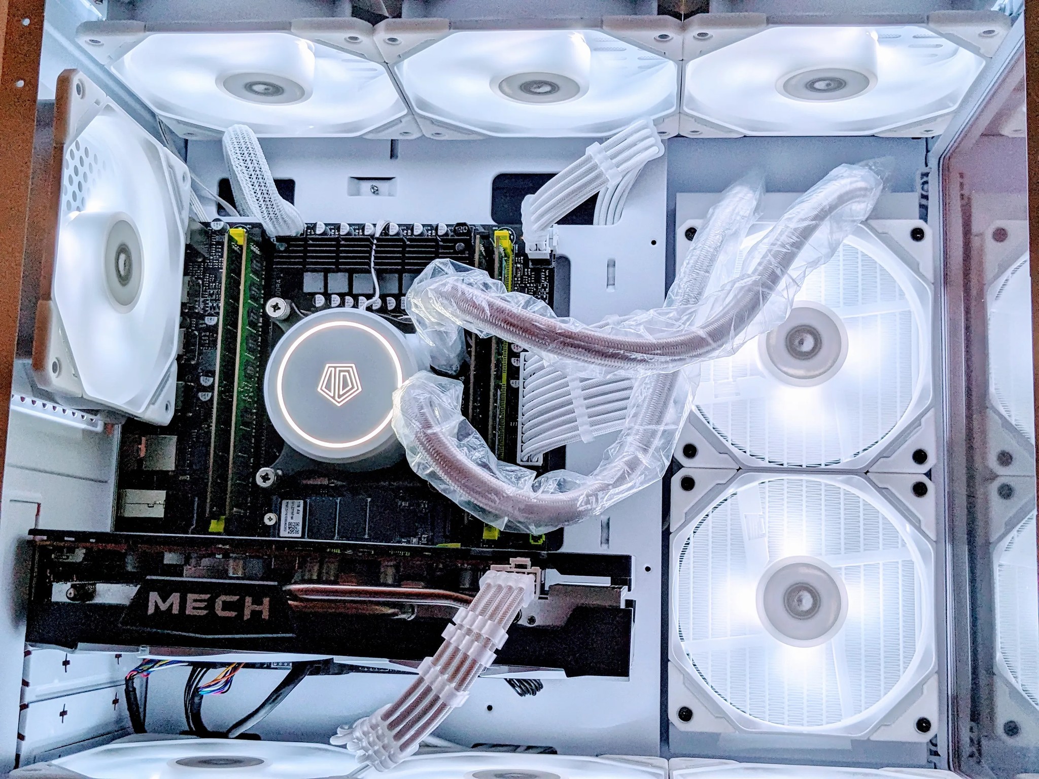 🧊👑 RX6600⚙️(Intel)12-core/24-threads ⚙️ 32GB DDR4 RAM ⚙️ 1TB NVMe SSD ⚙️ Windows 11 Pro(Activated)