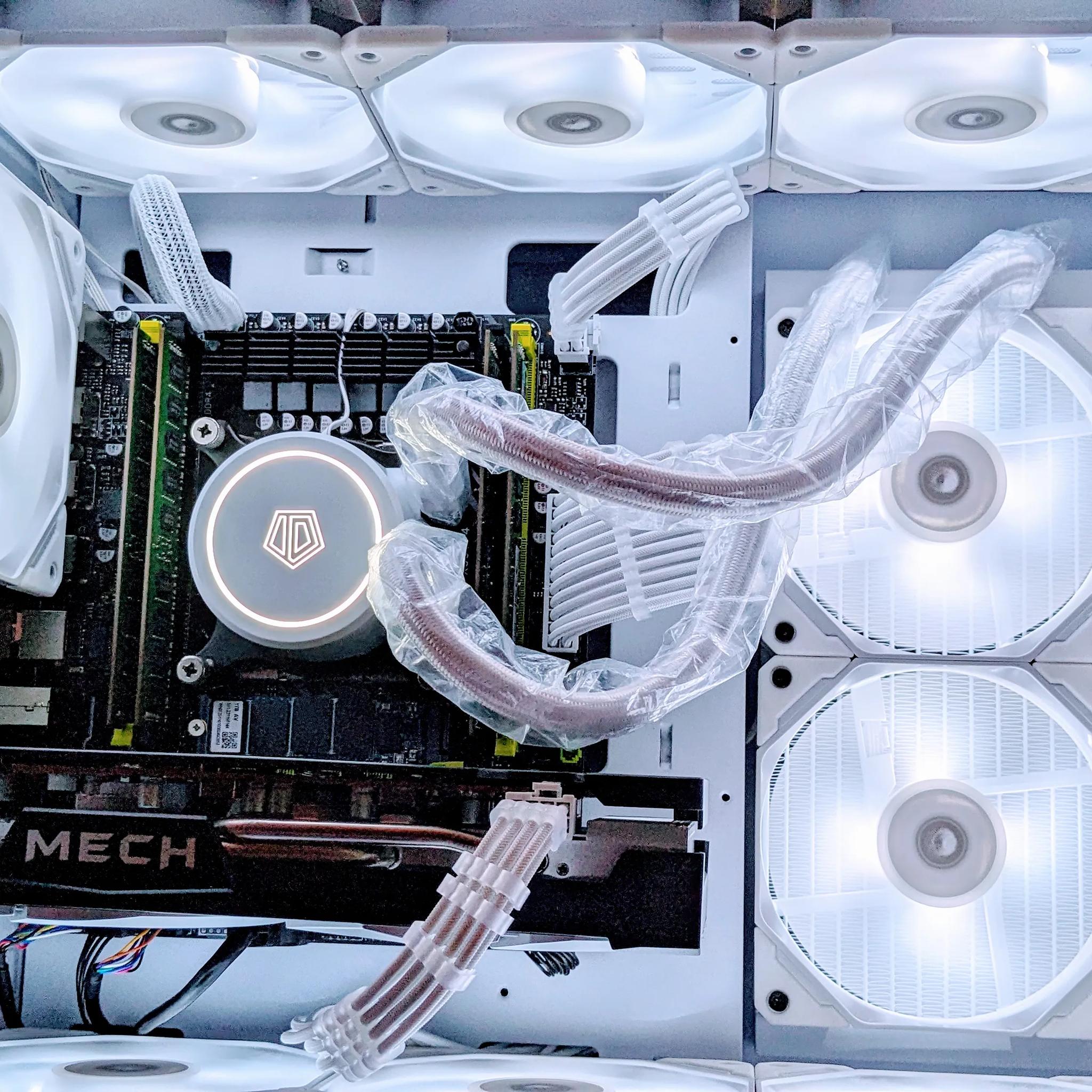 🧊👑 RX6600⚙️(Intel)12-core/24-threads ⚙️ 32GB DDR4 RAM ⚙️ 1TB NVMe SSD ⚙️ Windows 11 Pro(Activated)