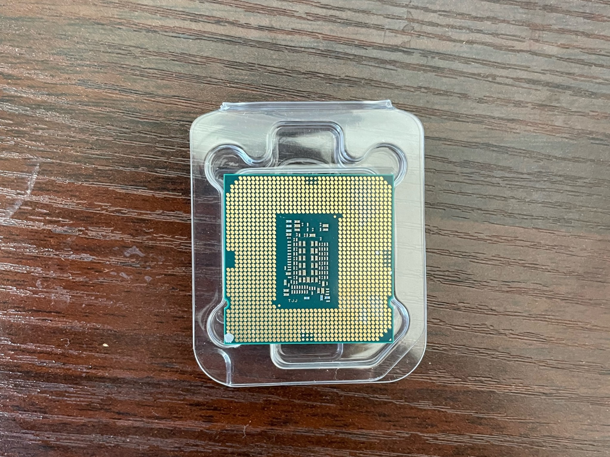 Intel i5-10400, 6 cores, 12 threads, 2.9 GHZ Base, 4.3 GHZ Boost, Hyperthreading and Virtualization