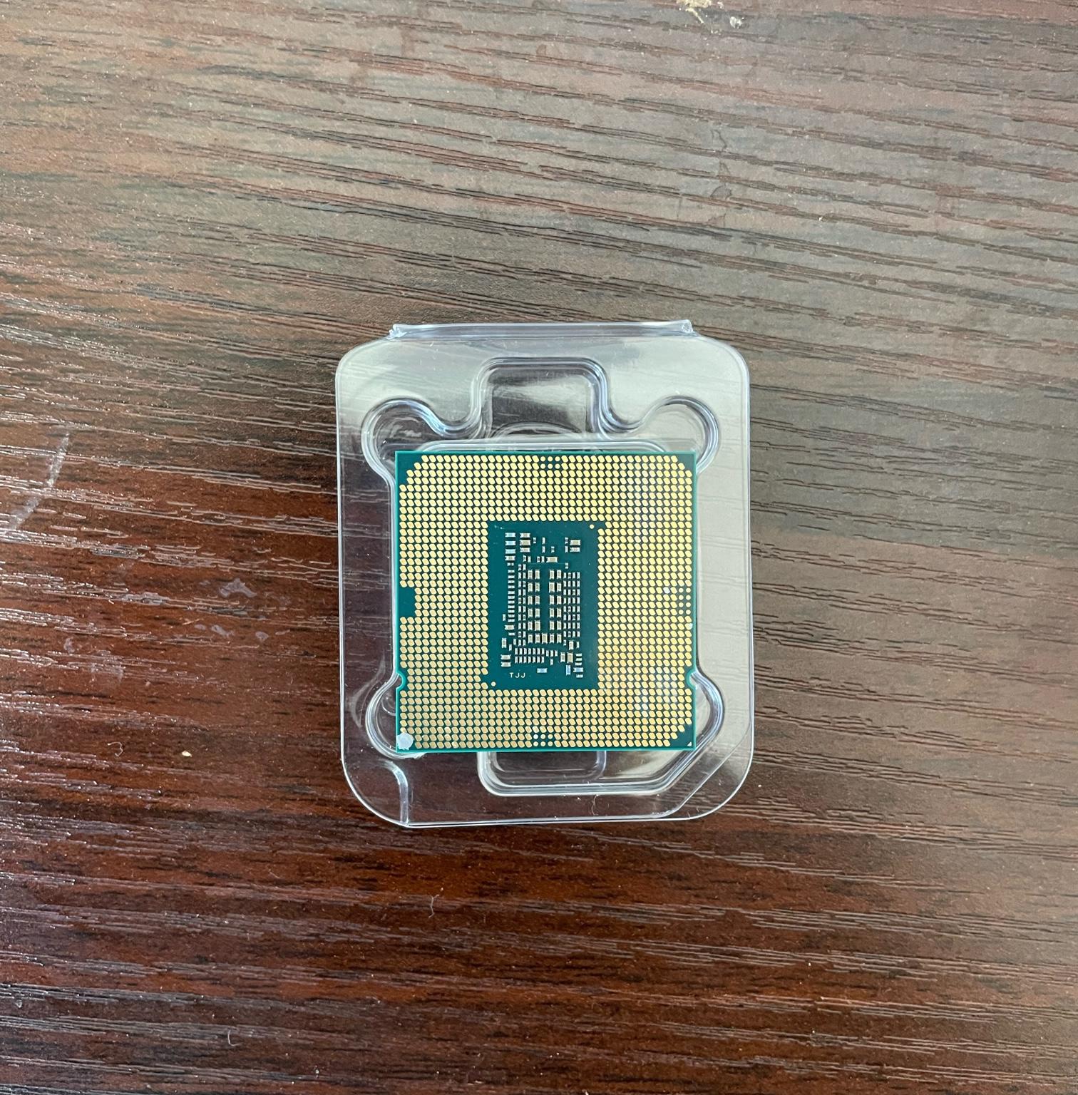 Intel i5-10400, 6 cores, 12 threads, 2.9 GHZ Base, 4.3 GHZ Boost, Hyperthreading and Virtualization
