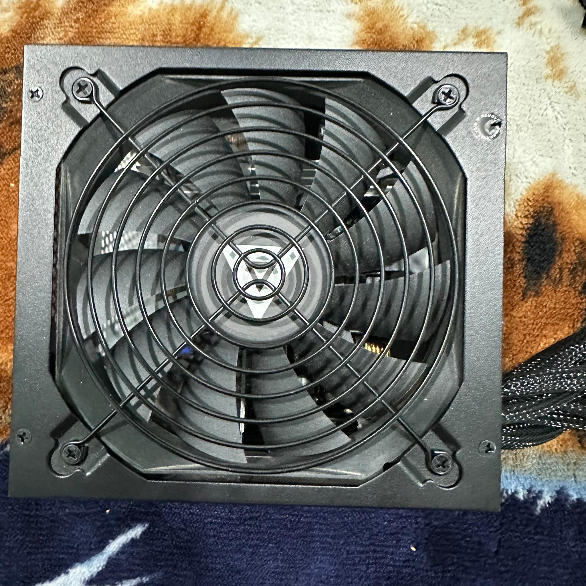 Apevia Prestige Series ATX-PR600W 600W 80 PLUS Gold ATX12V Power Supply