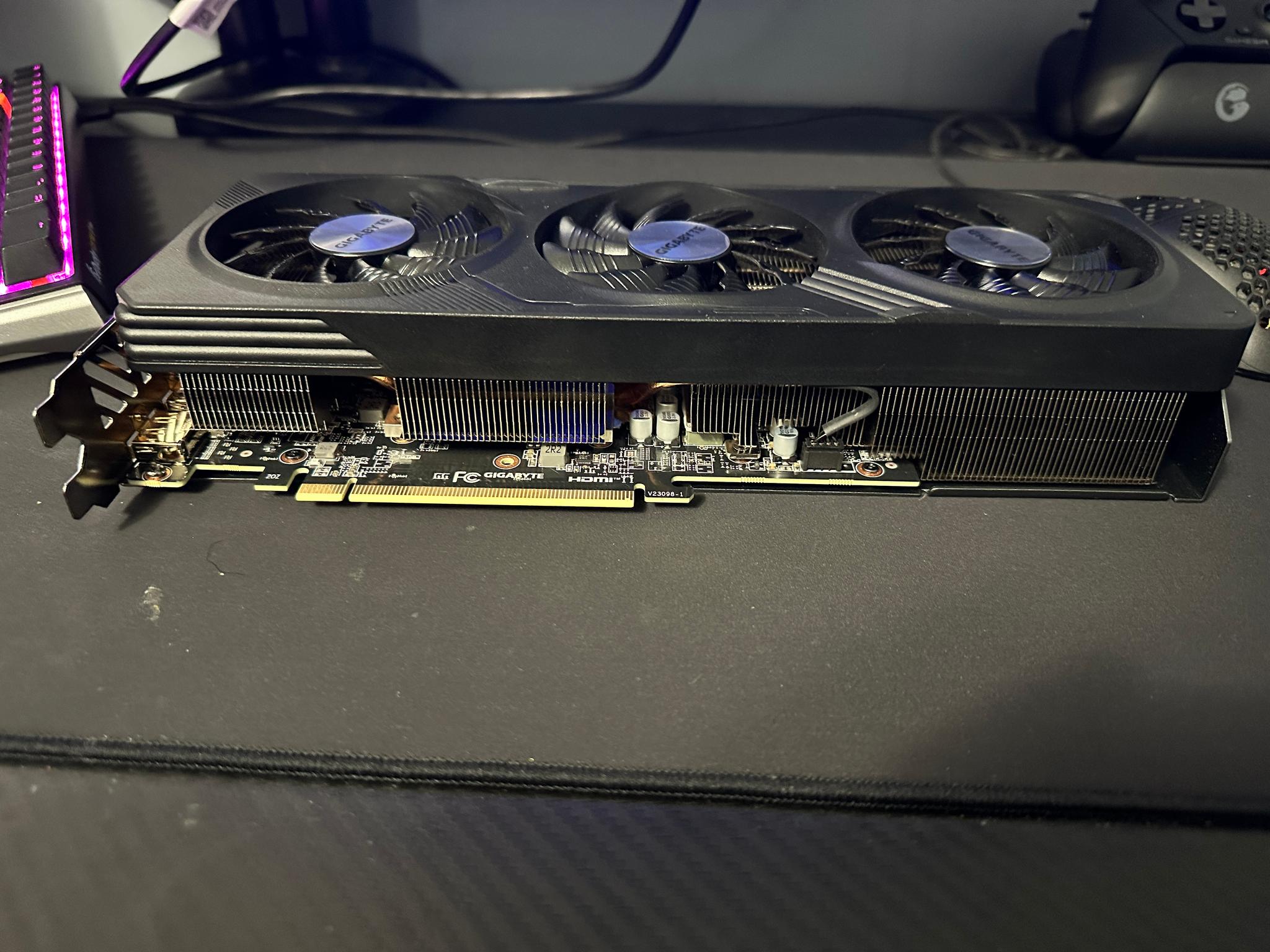 Gigabyte Radeon RX 7600 XT GAMING OC 16G