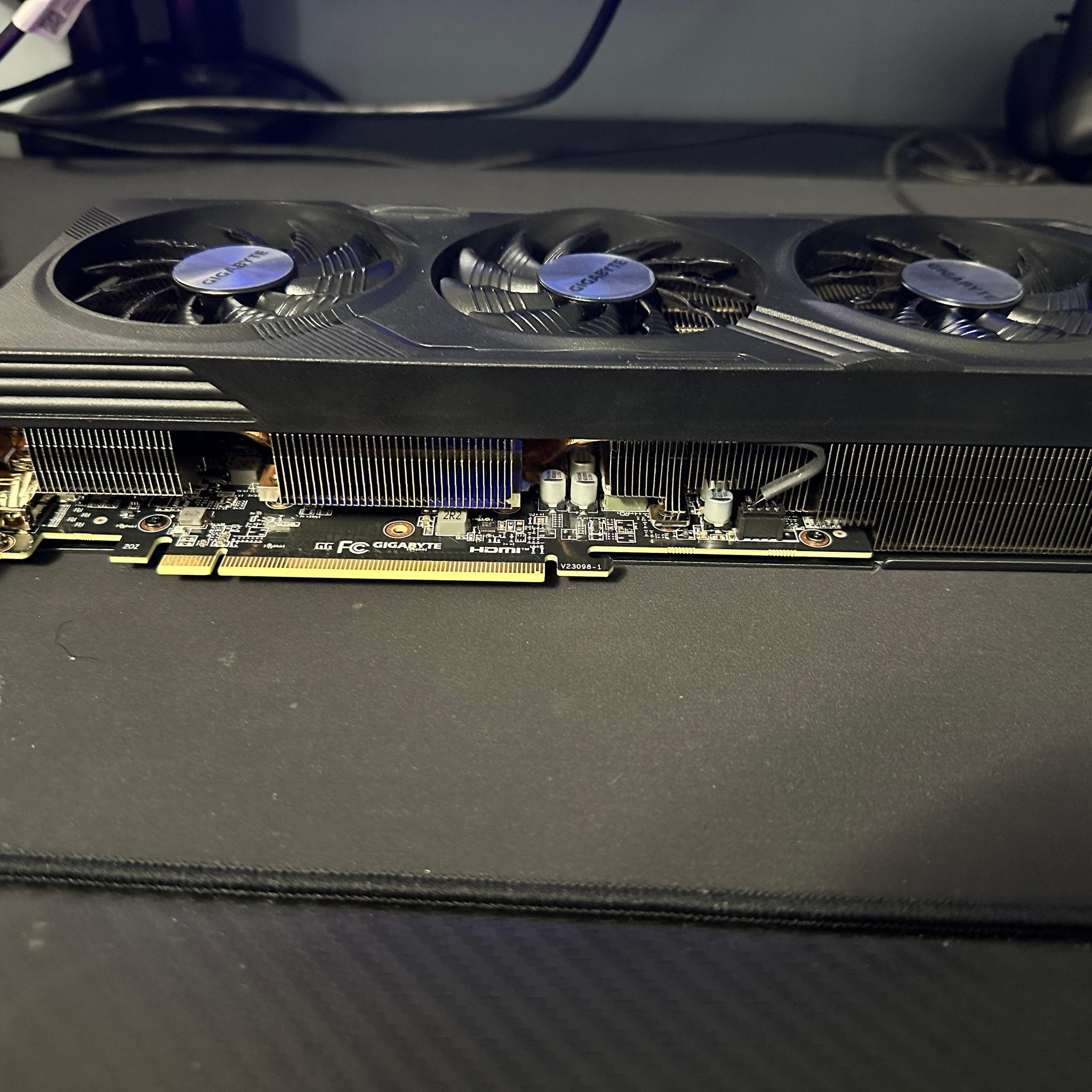 Gigabyte Radeon RX 7600 XT GAMING OC 16G