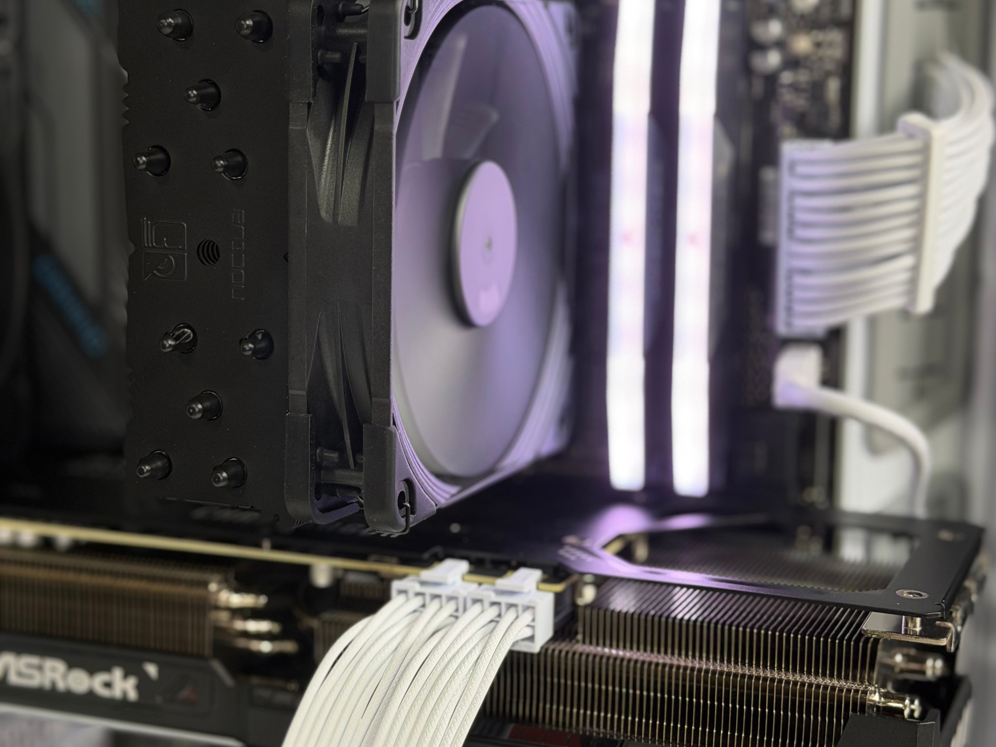 🐼 RX 9070 XT • Ryzen 7 9800X3D • 32GB DDR5 • 2TB NVMe