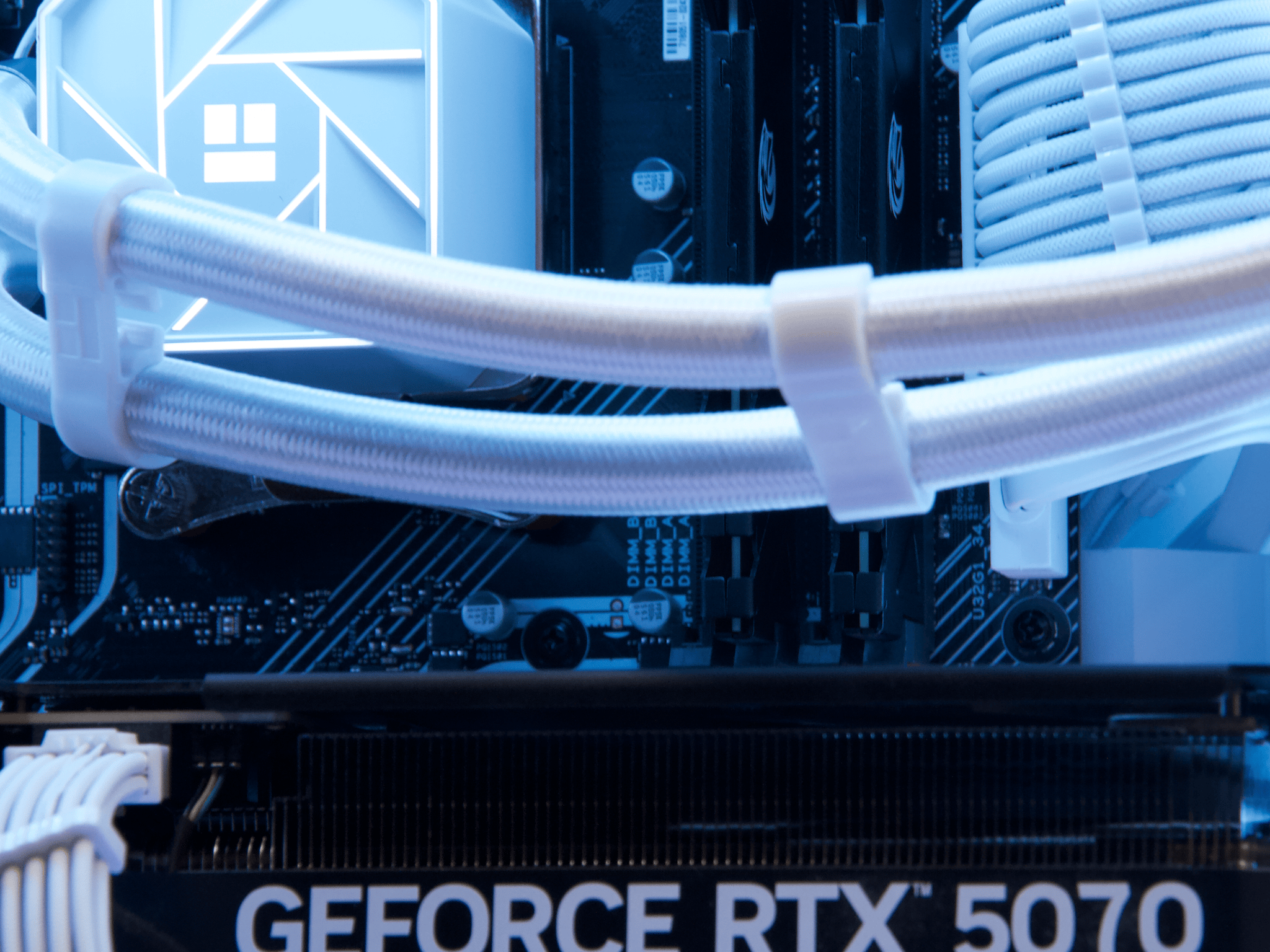 RTX 5070, Ryzen 7, 32GB DDR4, 1TB NVMe SSD, WiFi - Liquid Cooled Gaming PC