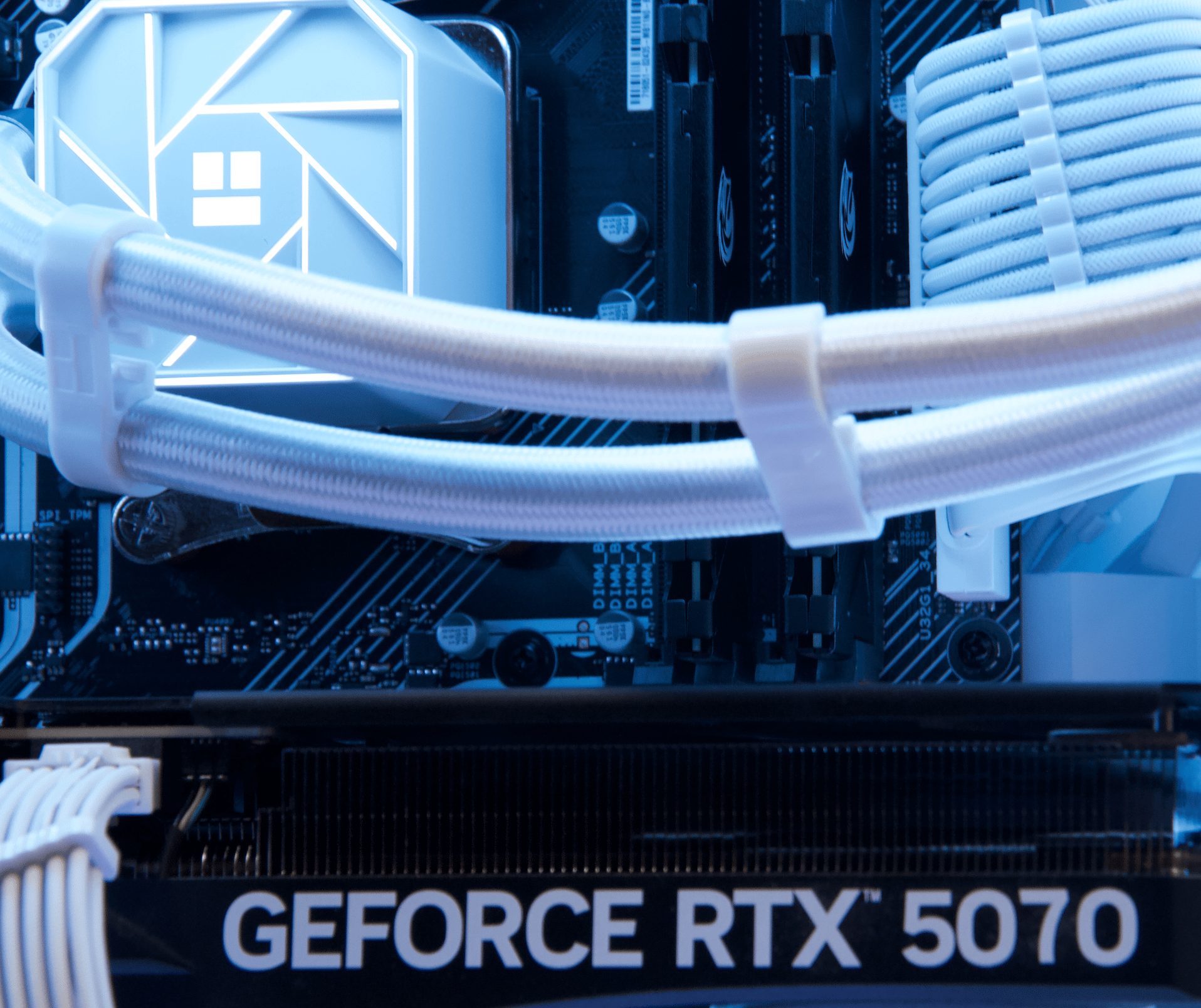 RTX 5070, Ryzen 7, 32GB DDR4, 1TB NVMe SSD, WiFi - Liquid Cooled Gaming PC
