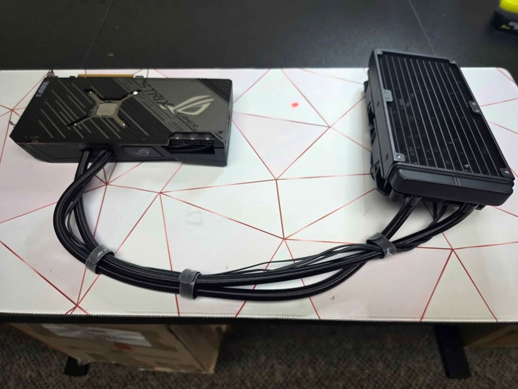 ASUS ROG-STRIX-LC-RX6900XT-T16G-GAMING