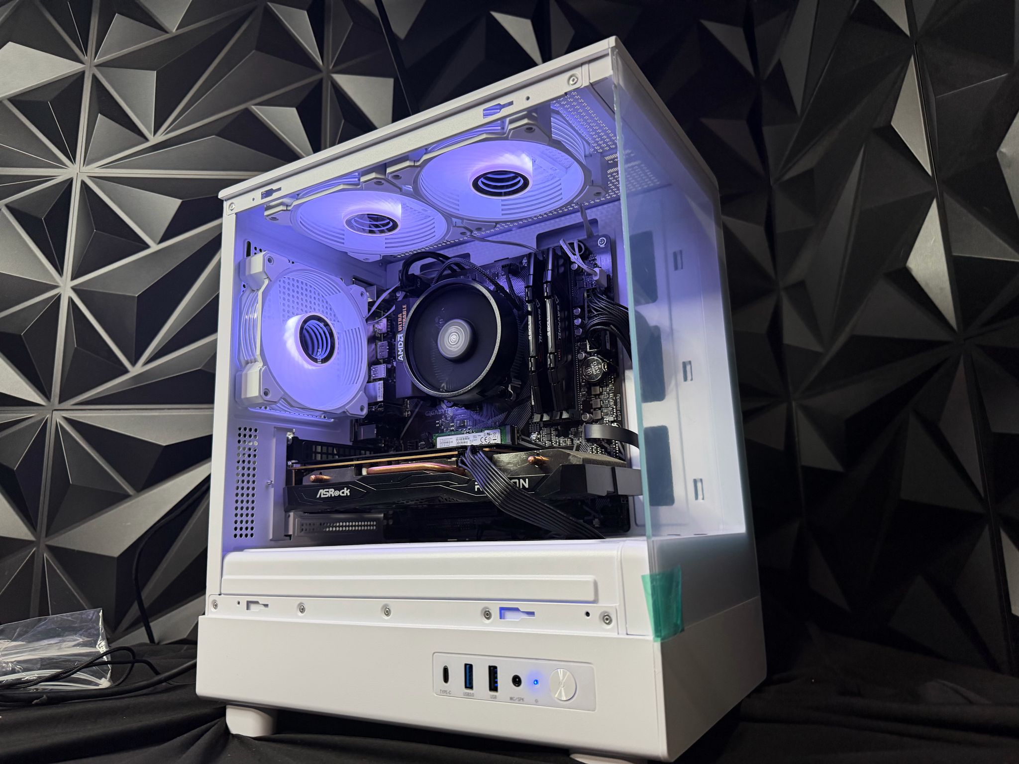 🔥😎 THE MID DADDY Mini 😎🔥Ryzen 5 5500| RX 6600XT| 16 GB DDR4| 500 GB NVMe| 650W PSU