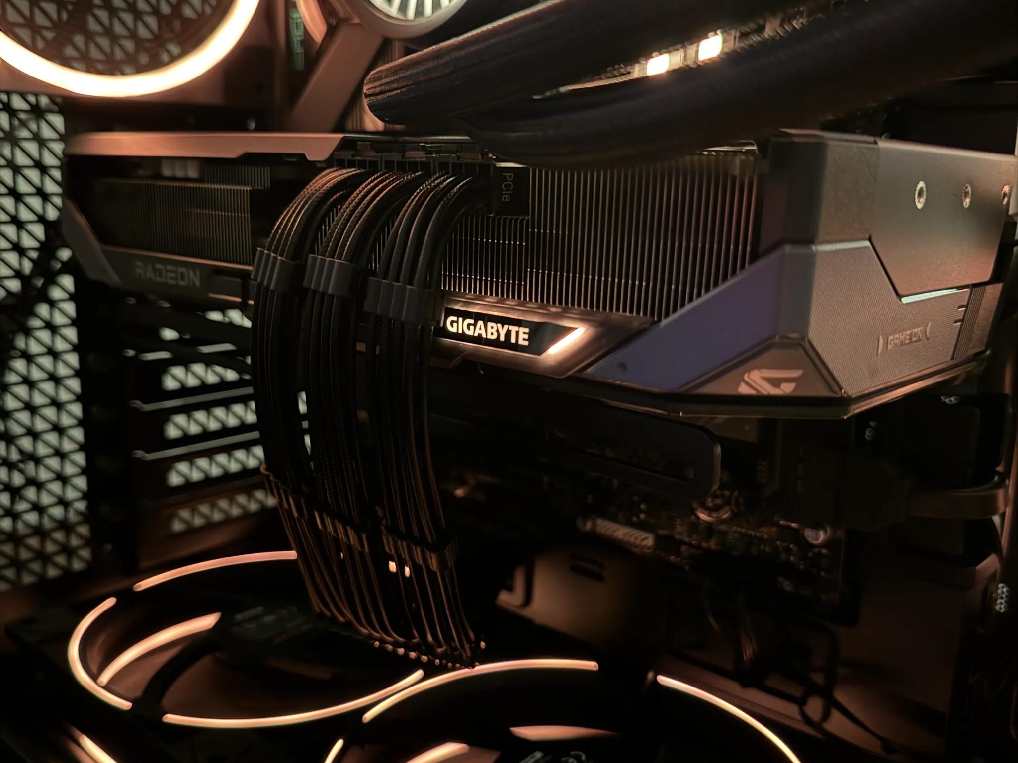 GIGABYTE Gaming Radeon RX 9070 XT 16GB Gaming OC