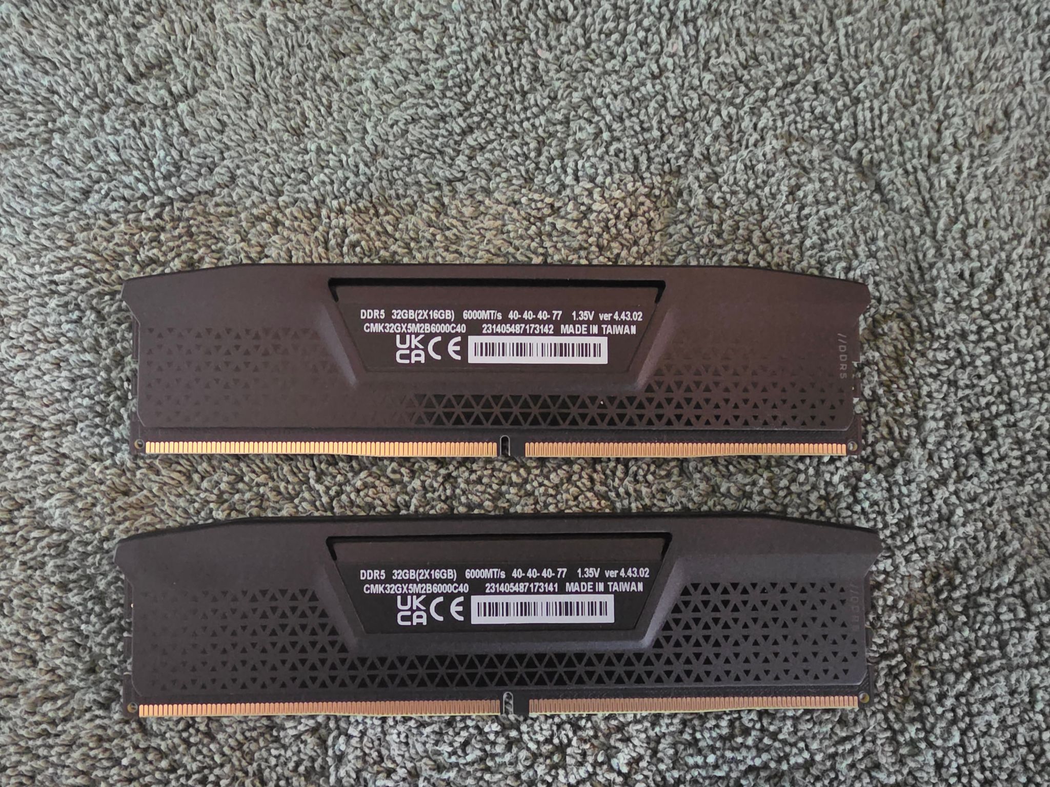 VENGEANCE 32GB (2x16GB) DDR5 DRAM 6000MT/s CL40 Memory Kit — Black