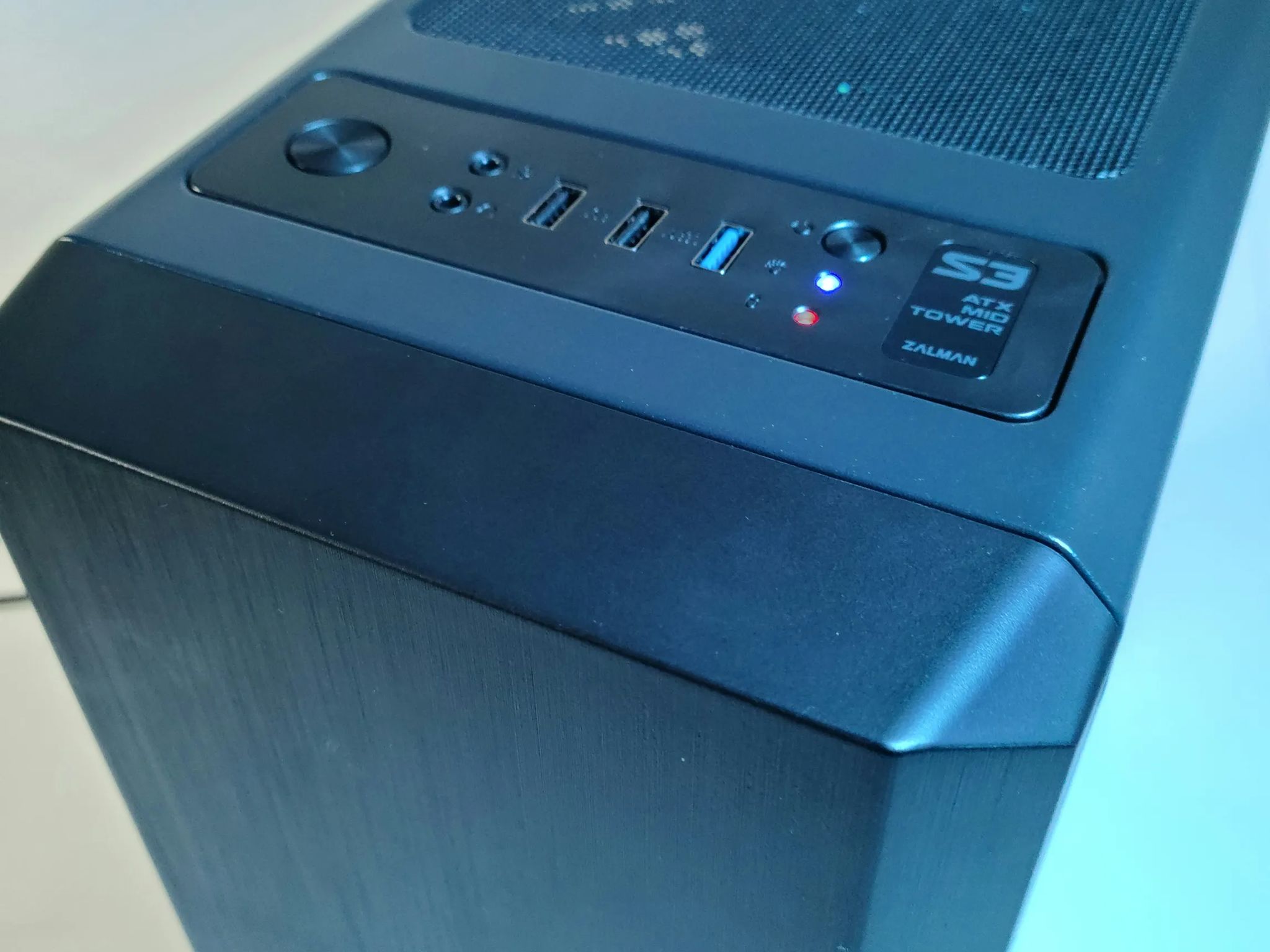 Z90 Gaming PC Radeon Custom Windows 11 1000GB AMD Desktop RGB controlled!