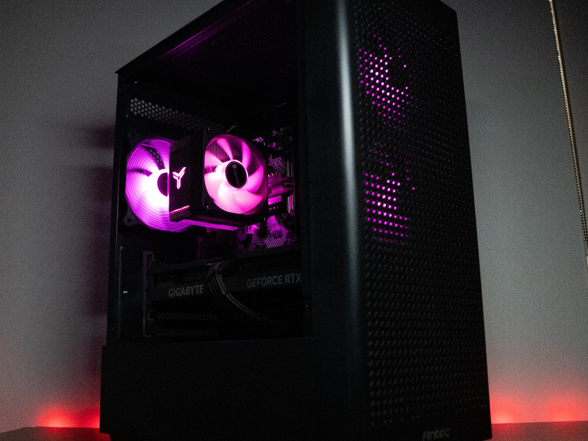 ⛈️❄️ | GIGABYTE RTX 4060 Ti | RYZEN 7 5700X | 32GB DDR4 RAM | 2TB NVME SSD | Arctic Snow
