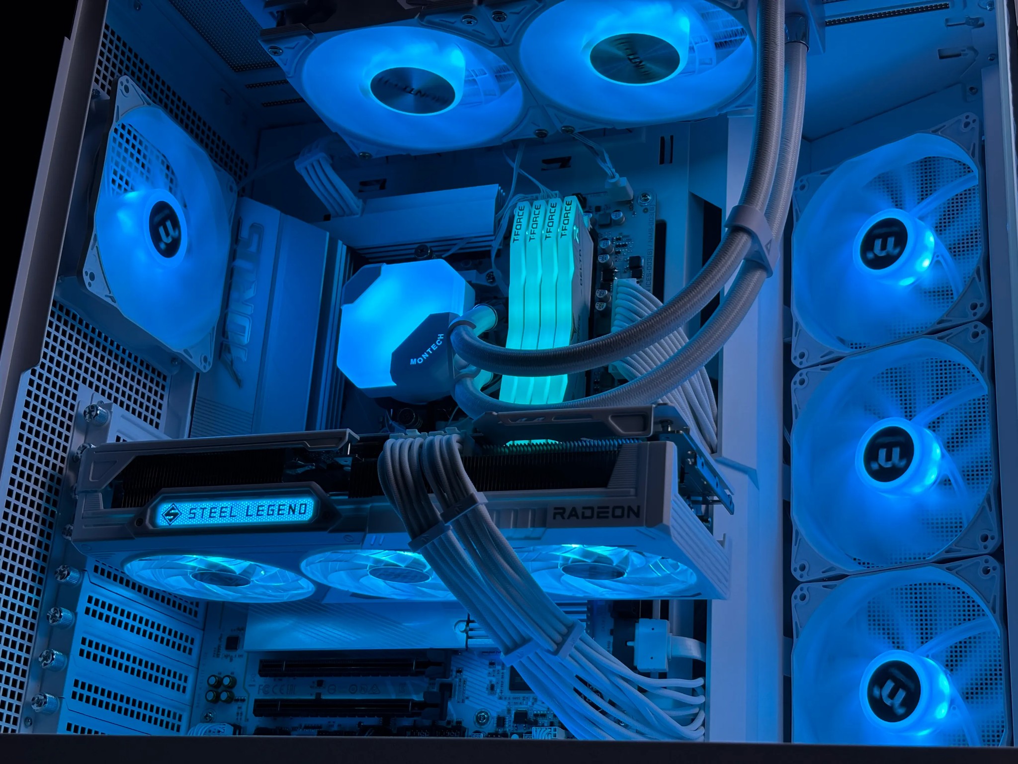 SALE🔥SUPER PC 9070XT 16GB| R7 7800X3D | 32GB DDR5 | 2TB SSD