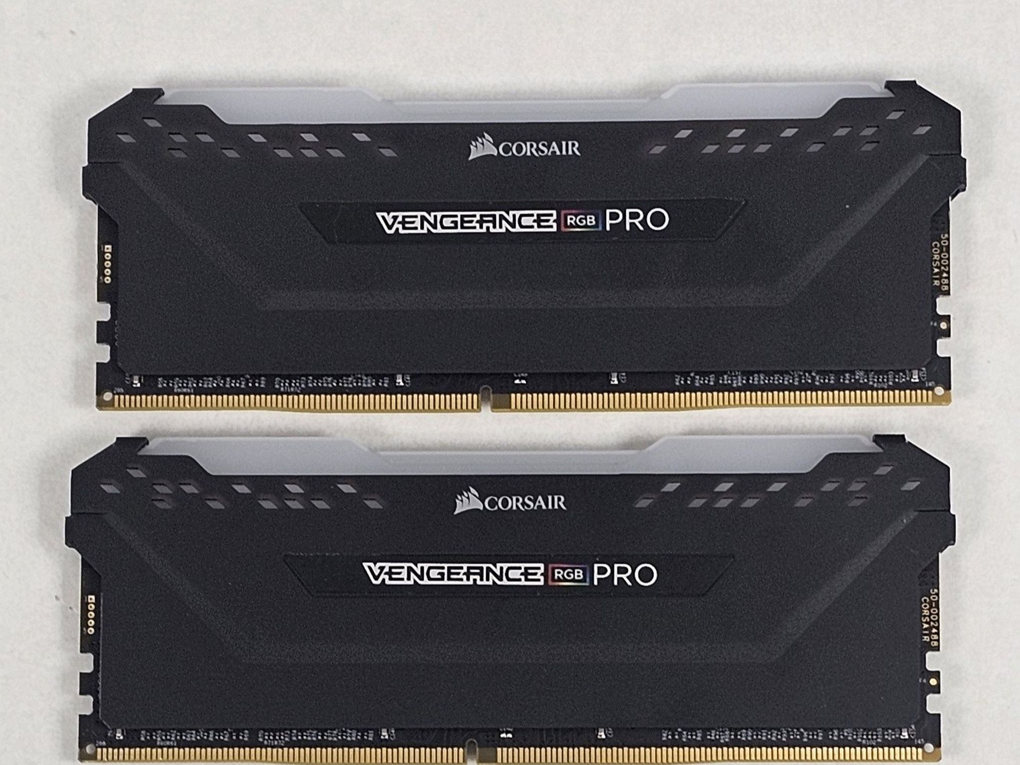 32GB DDR4 (2x16GB) CL18 3600MT/s Corsair Vengeance RGB PRO