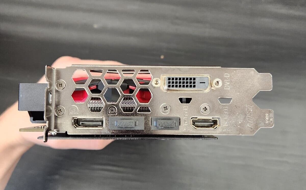 MSI Radeon RX 570 Armor 8GB GDDR5 Graphics Card - DisplayPort, HDMI, DVI