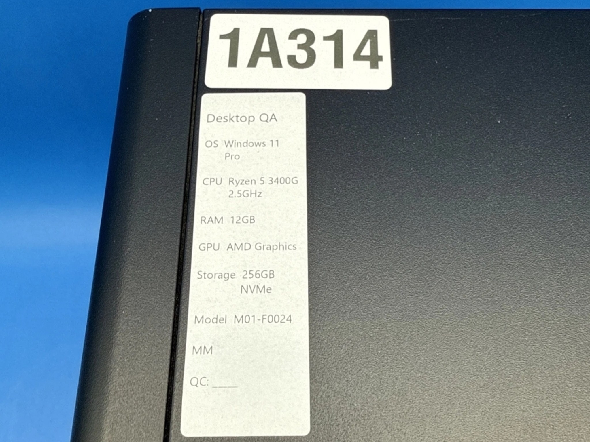 HP M01-F0024 Ryzen 5 3400G 12GB 256GB SSD AMD Graphics Win11 Pro Desktop