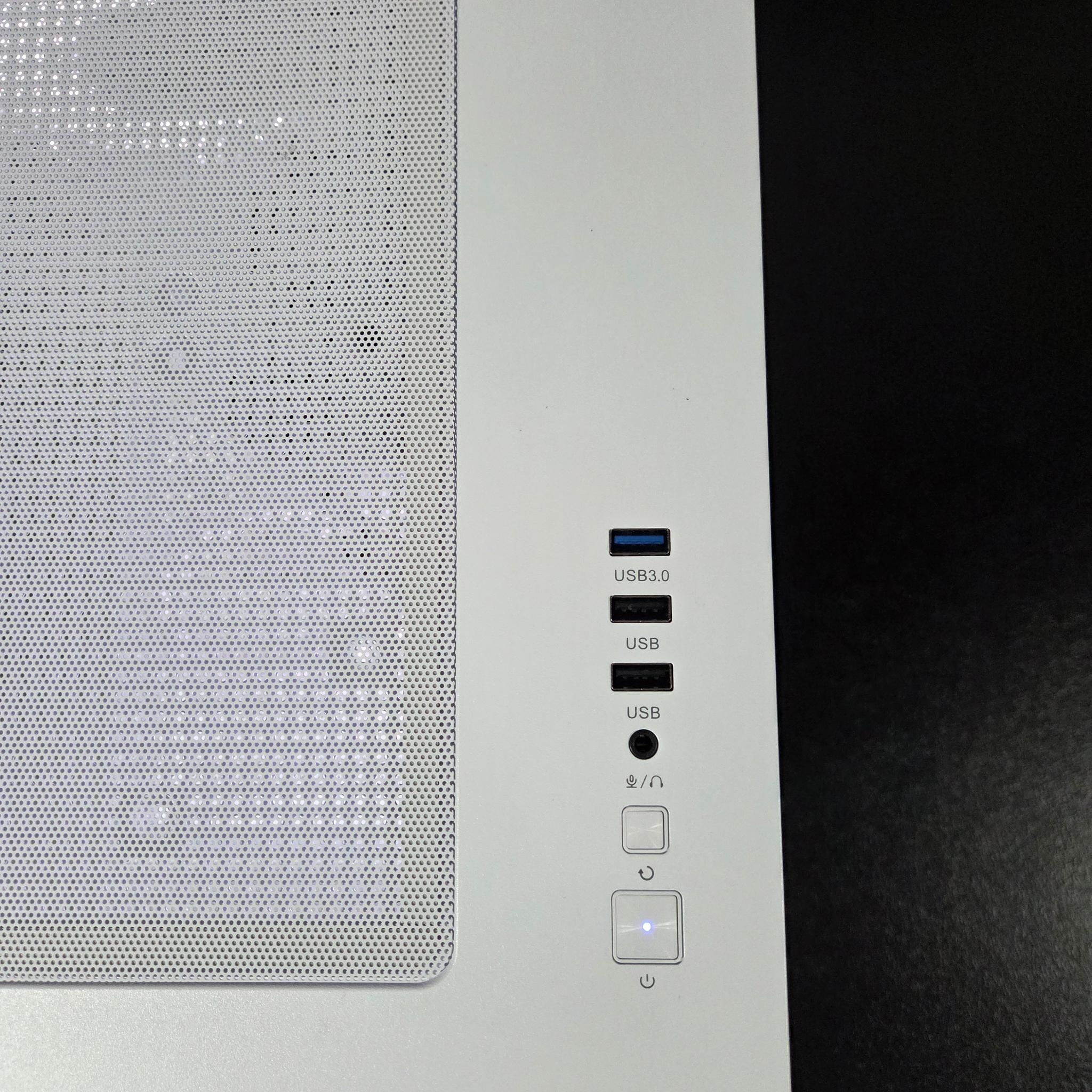 "THE ICE CUBE" Beautiful White Gaming PC | RTX 3050 | RYZEN 5 3600 | 16GB DDR4 RAM |