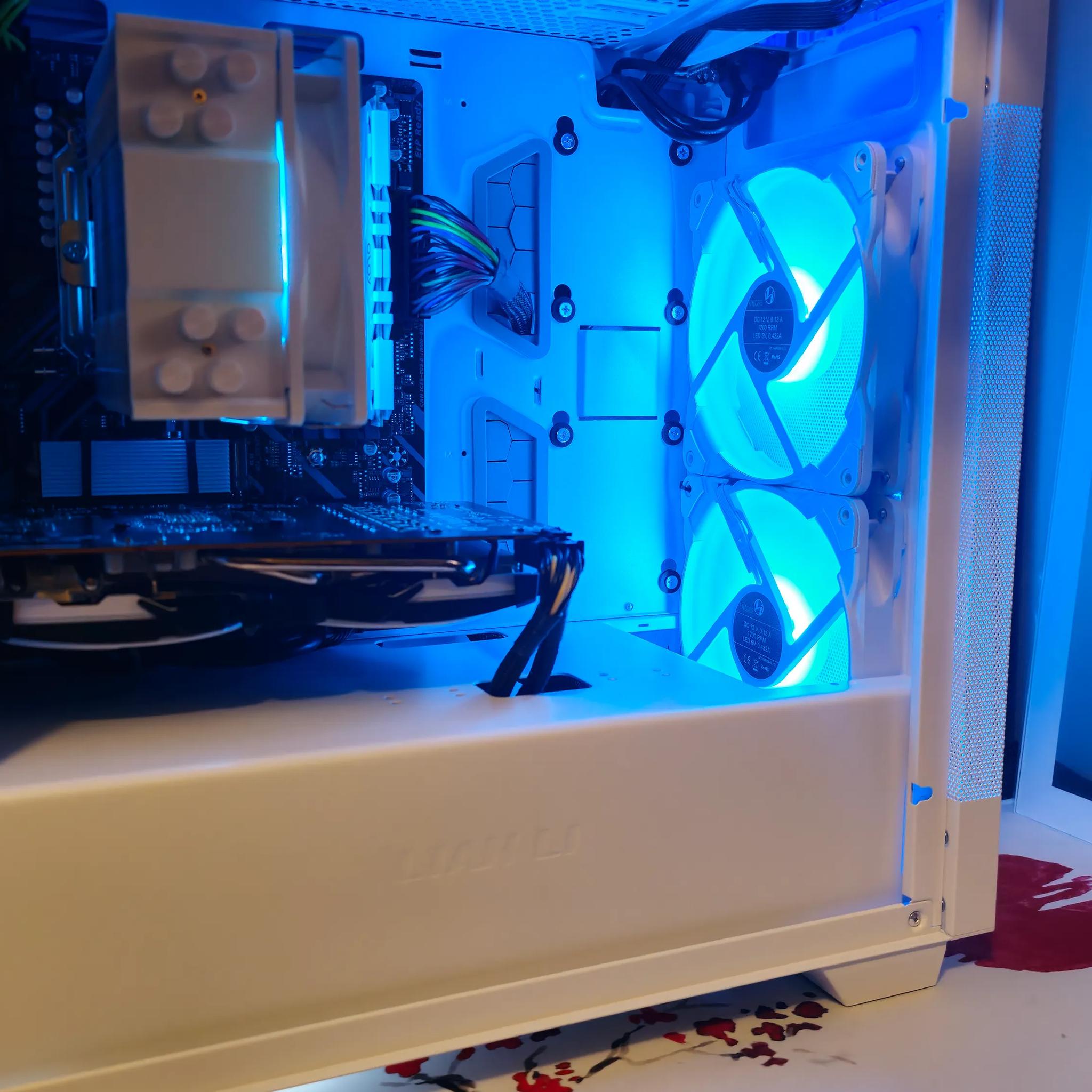 Frosty Mini Mesh Ryzen 5 5600X / 16GB DDR4/1TB SSD / RX6600 8GB