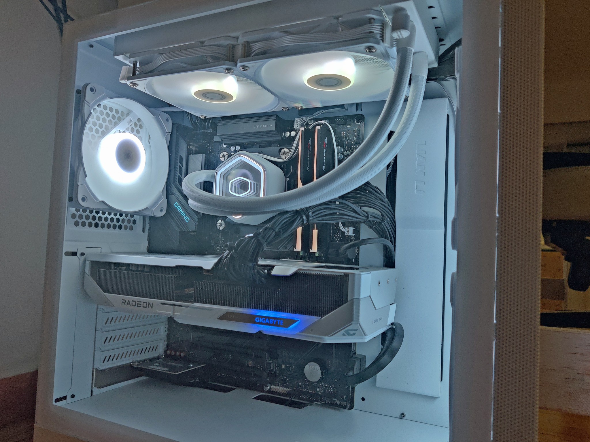 Desktop Gaming Computer AMD Ryzen 7 9800X3D 32 GB DDR5 6000 Radeon RX 9070 XT 2TB Hynix P41 Offer?