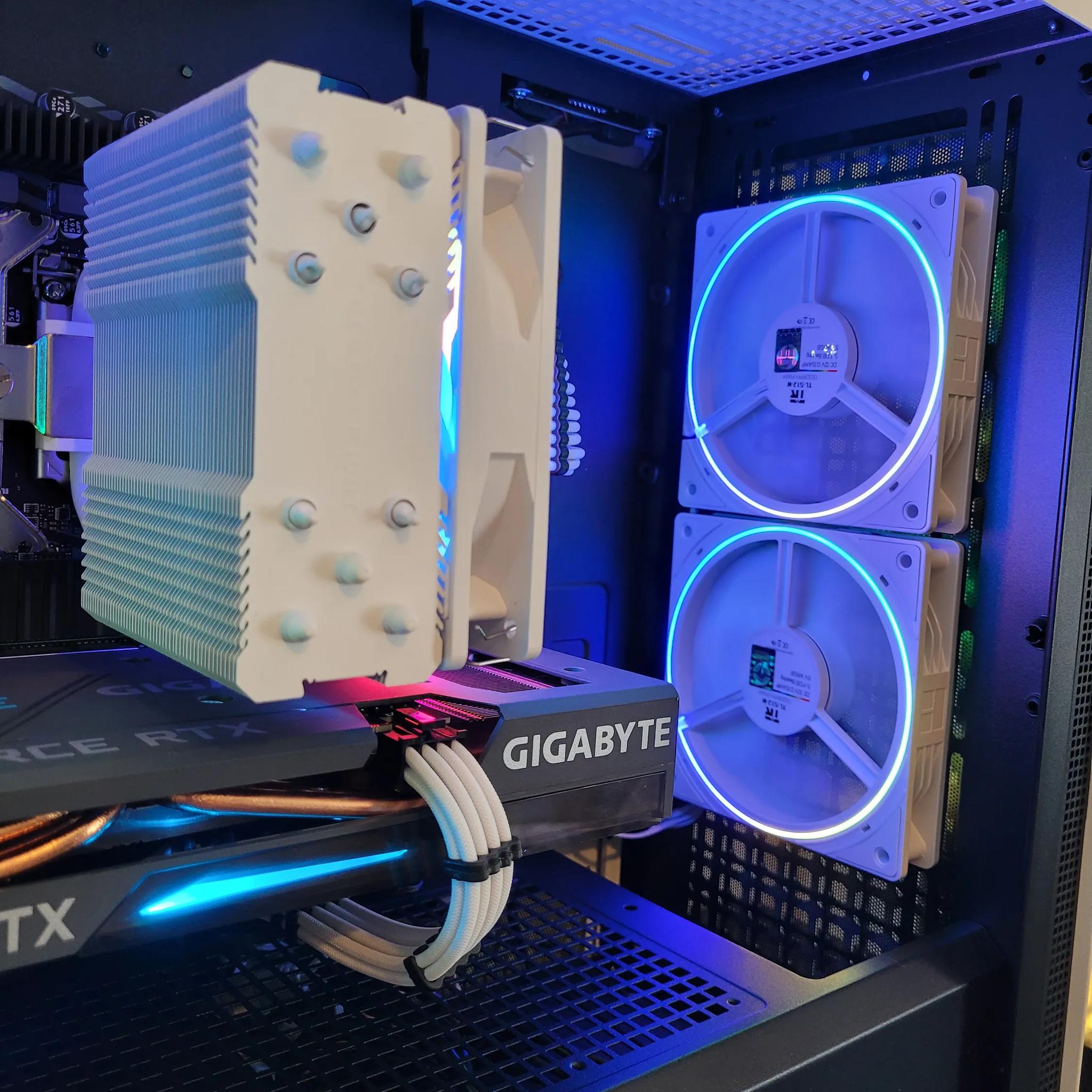 🧊 Icebox 1080p 🧊 // i5 10400f // RTX 3060 12GB // 32GB DDR4 // 1TB NVME + 2TB HDD // Wi-Fi + BT