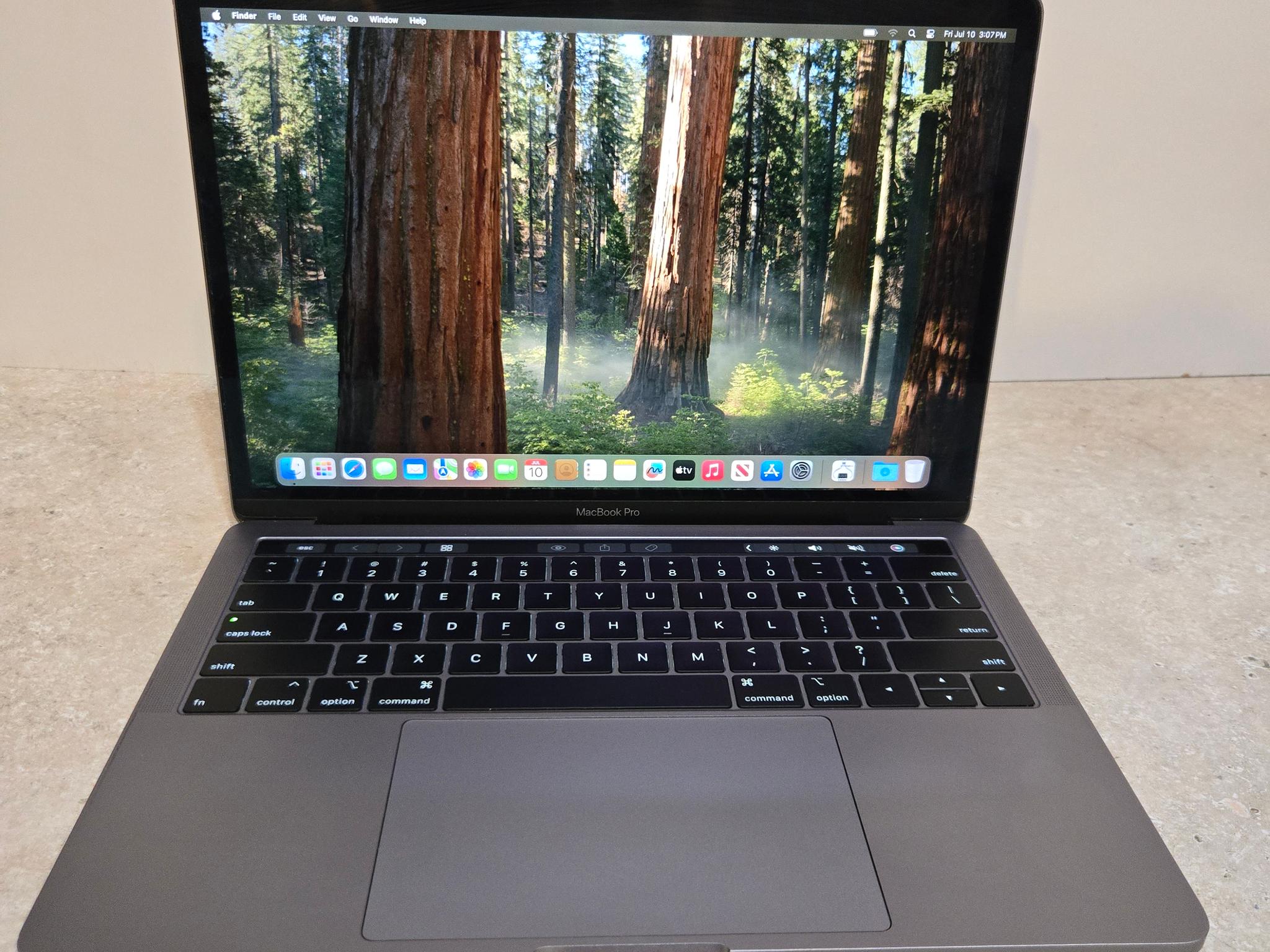Apple Macbook Pro 13 inch Laptop - 2018 - 256GB SSD - intel i5 - Model A1989