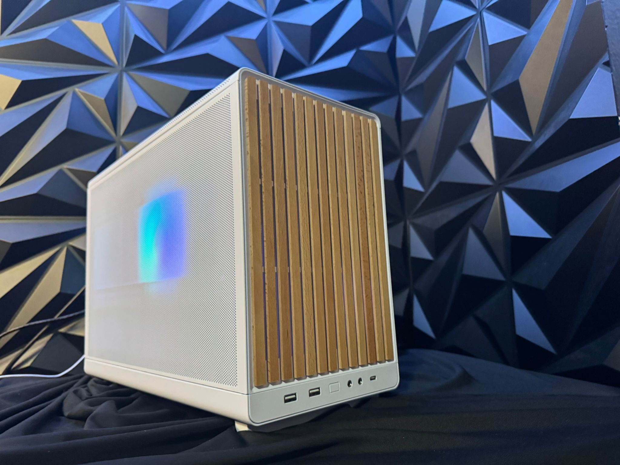 🌲 White Woody ❄️ Ryzen 5 9600X| RTX 3070| 32 GB DDR5 | 2 TB NVMe