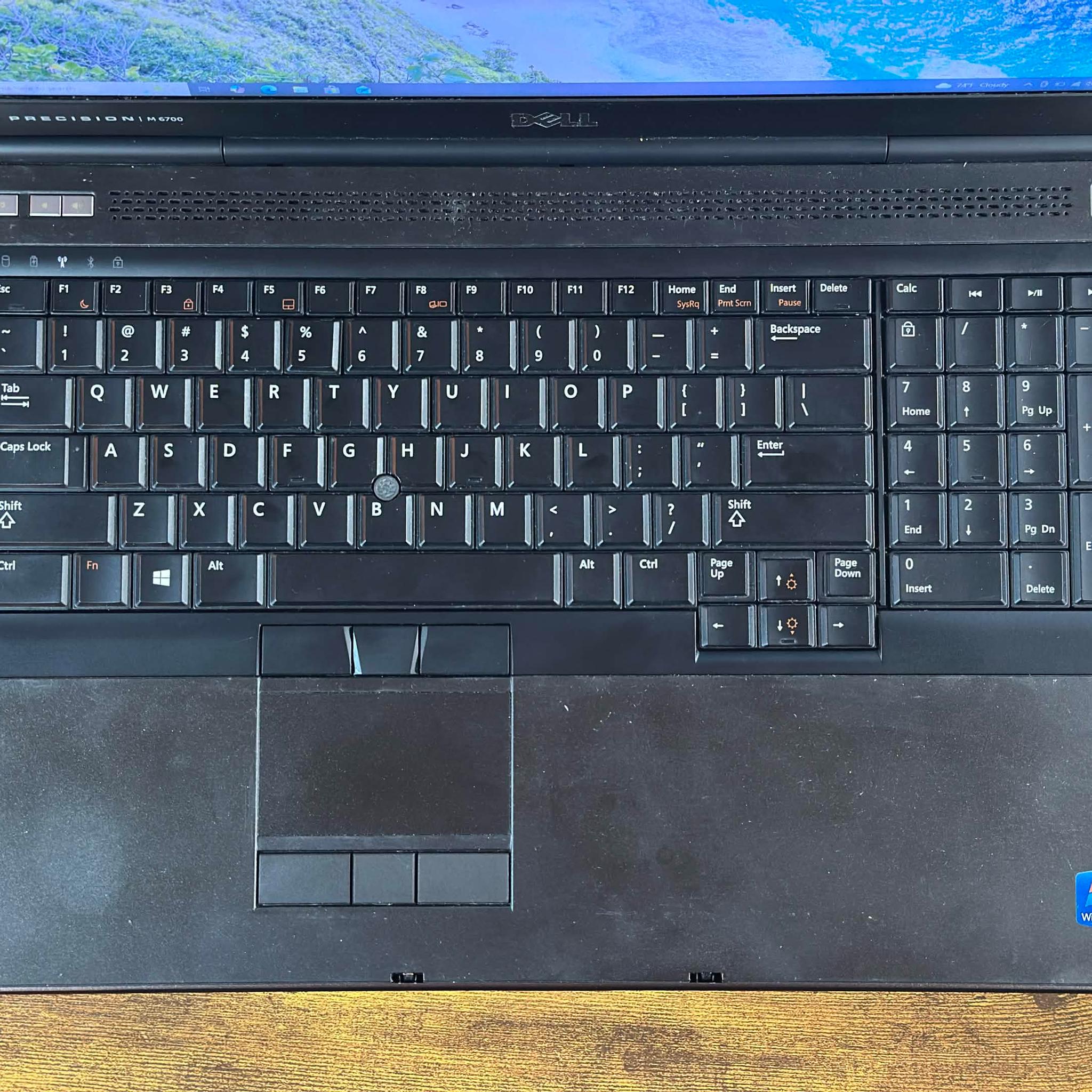 Dell Precision M6700 | Intel i7 3740QM | 24GB DDR3 | AMD M6000 2GB | SSD+HDD | Win10 | Gaming Laptop
