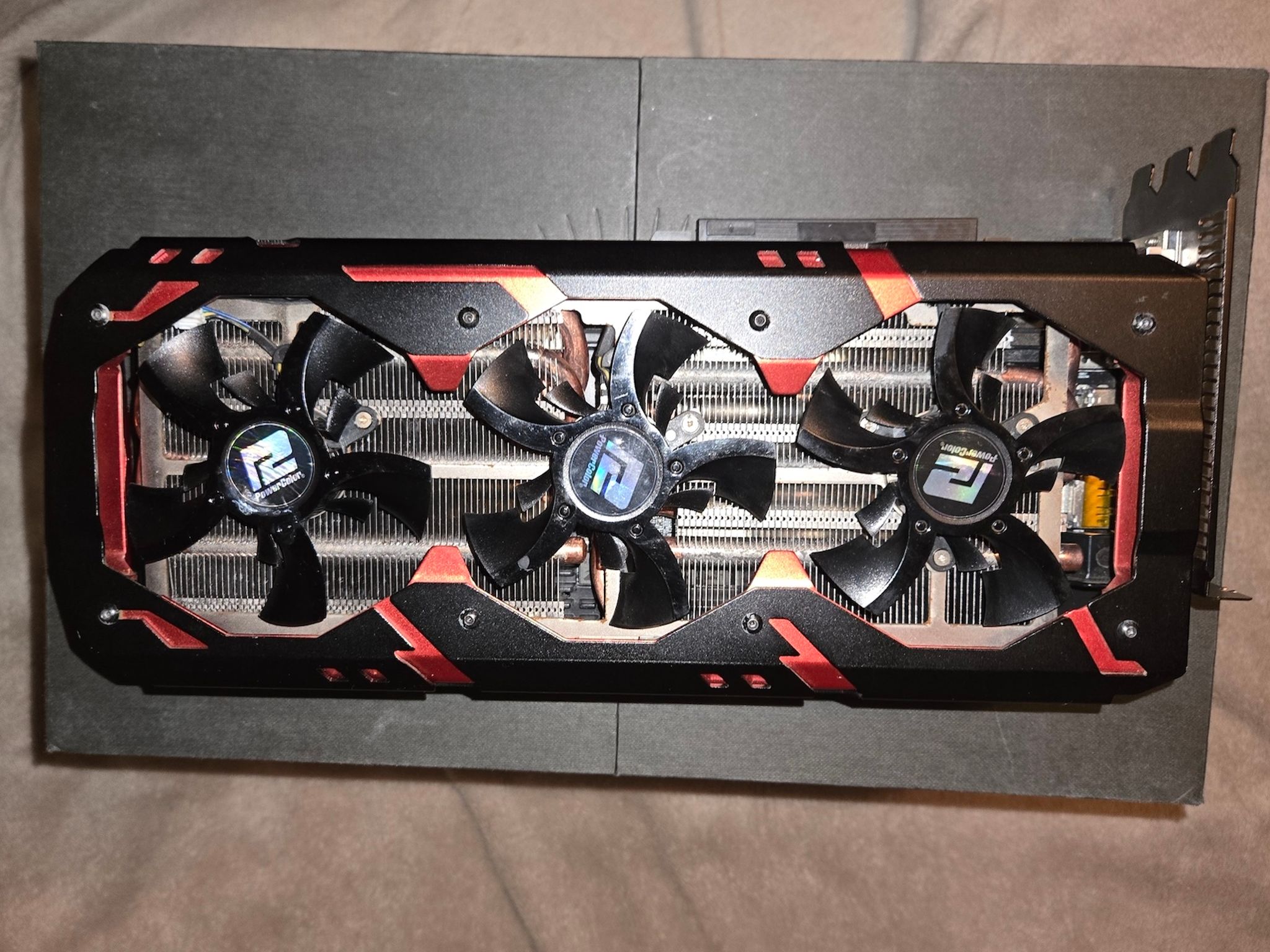 Power Color Devil 13 390 Dual 16gb GPU Rare