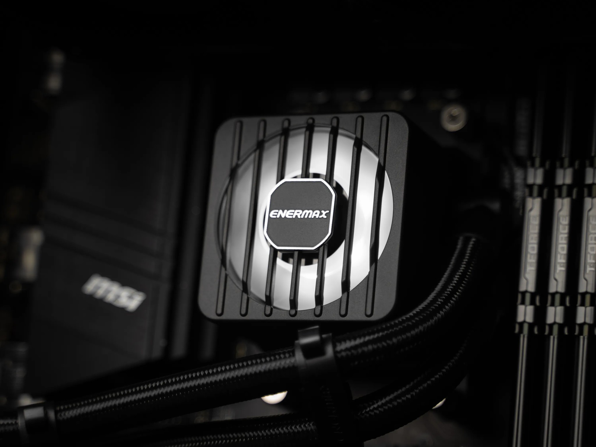 “DeuxDarc-F” RX 7800 XT Ryzen 7 32GB Windows 11 Pro 2TB Gaming PC Powerhouse