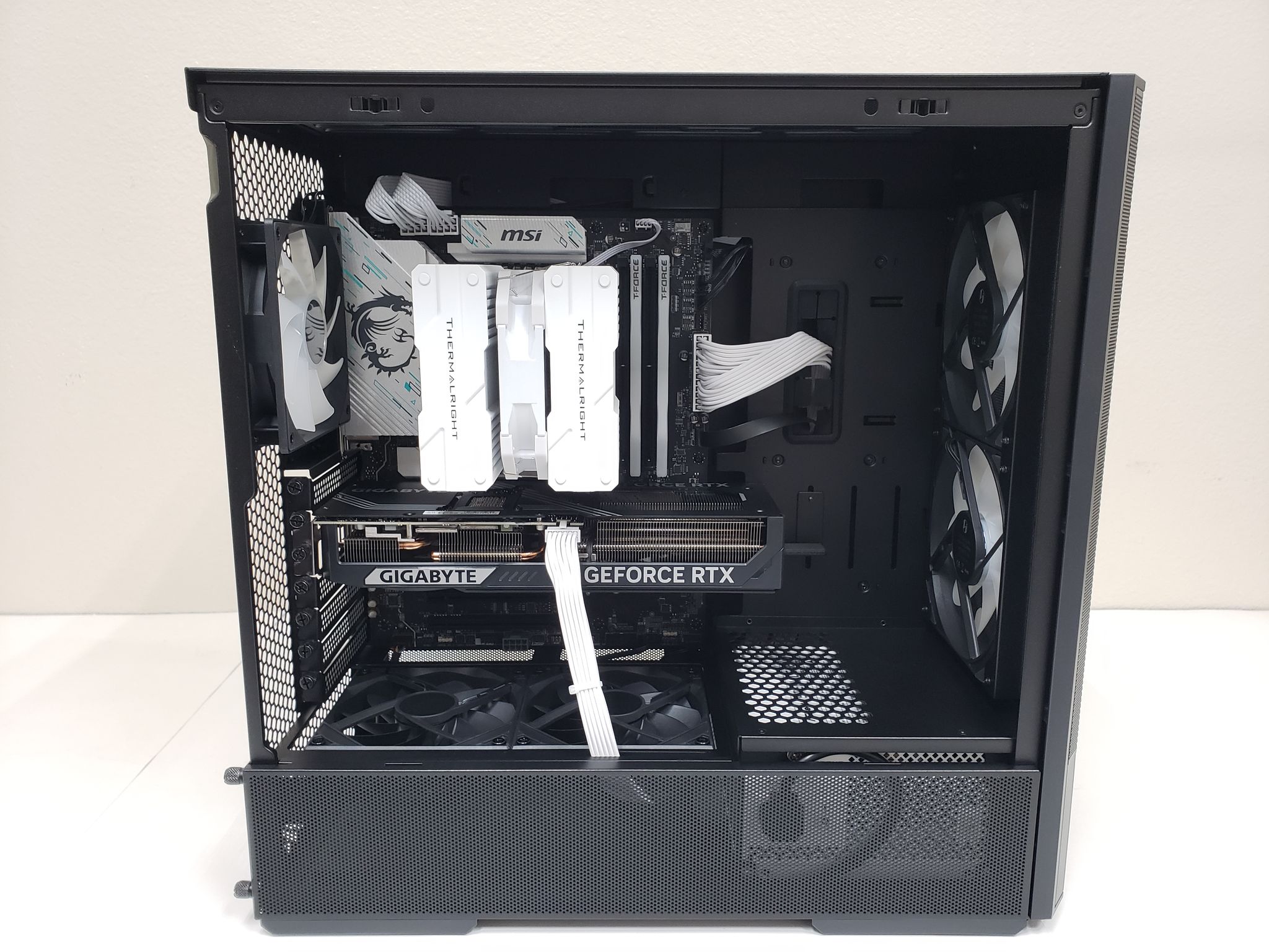 PC on Sale! Ryzen 5 9600X, RTX 5070, 32GB-DDR5 6000, 2TB SSD NVMe, 1000W PSU
