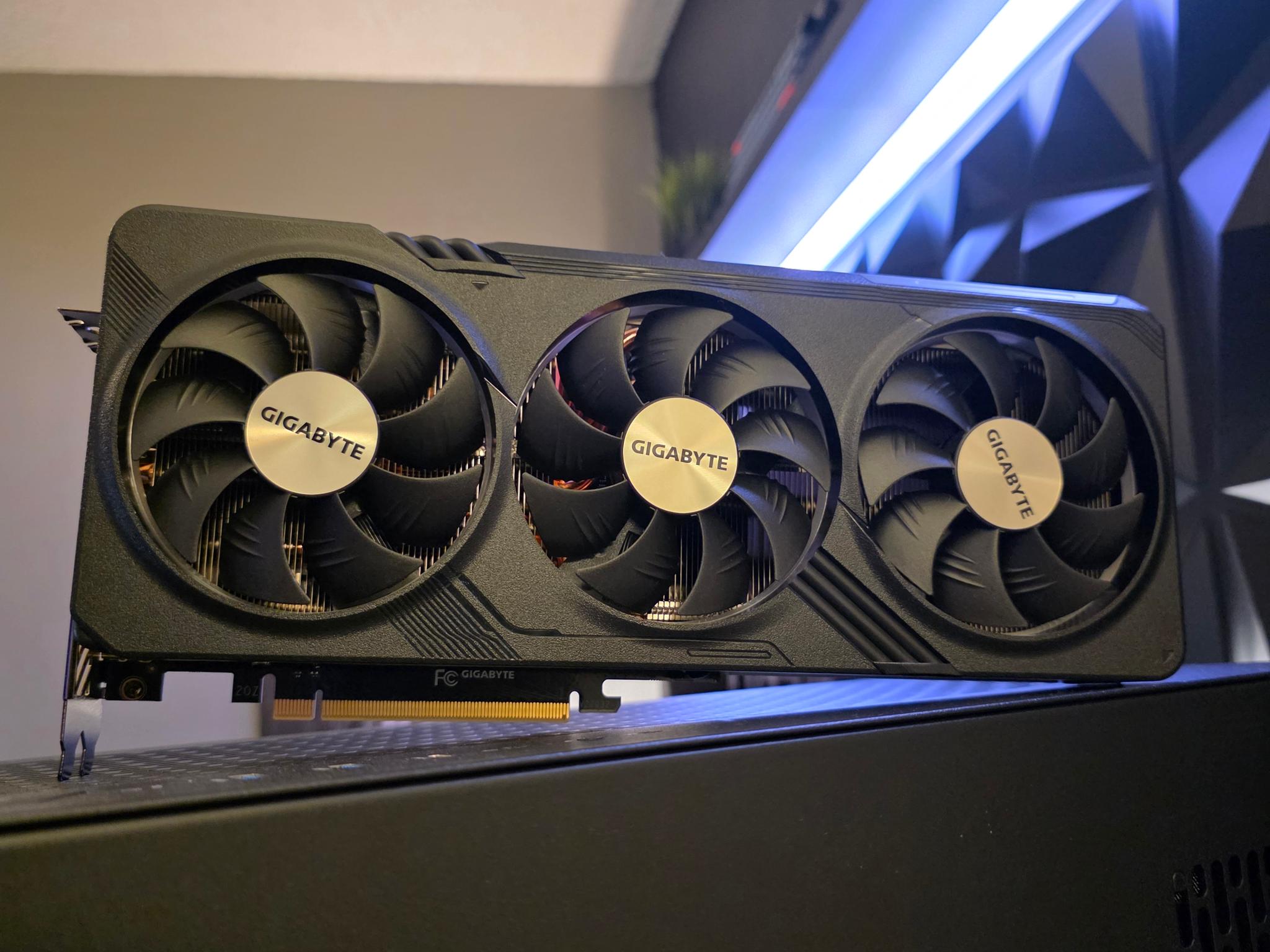 GIGABYTE RTX 4070 TI SUPER