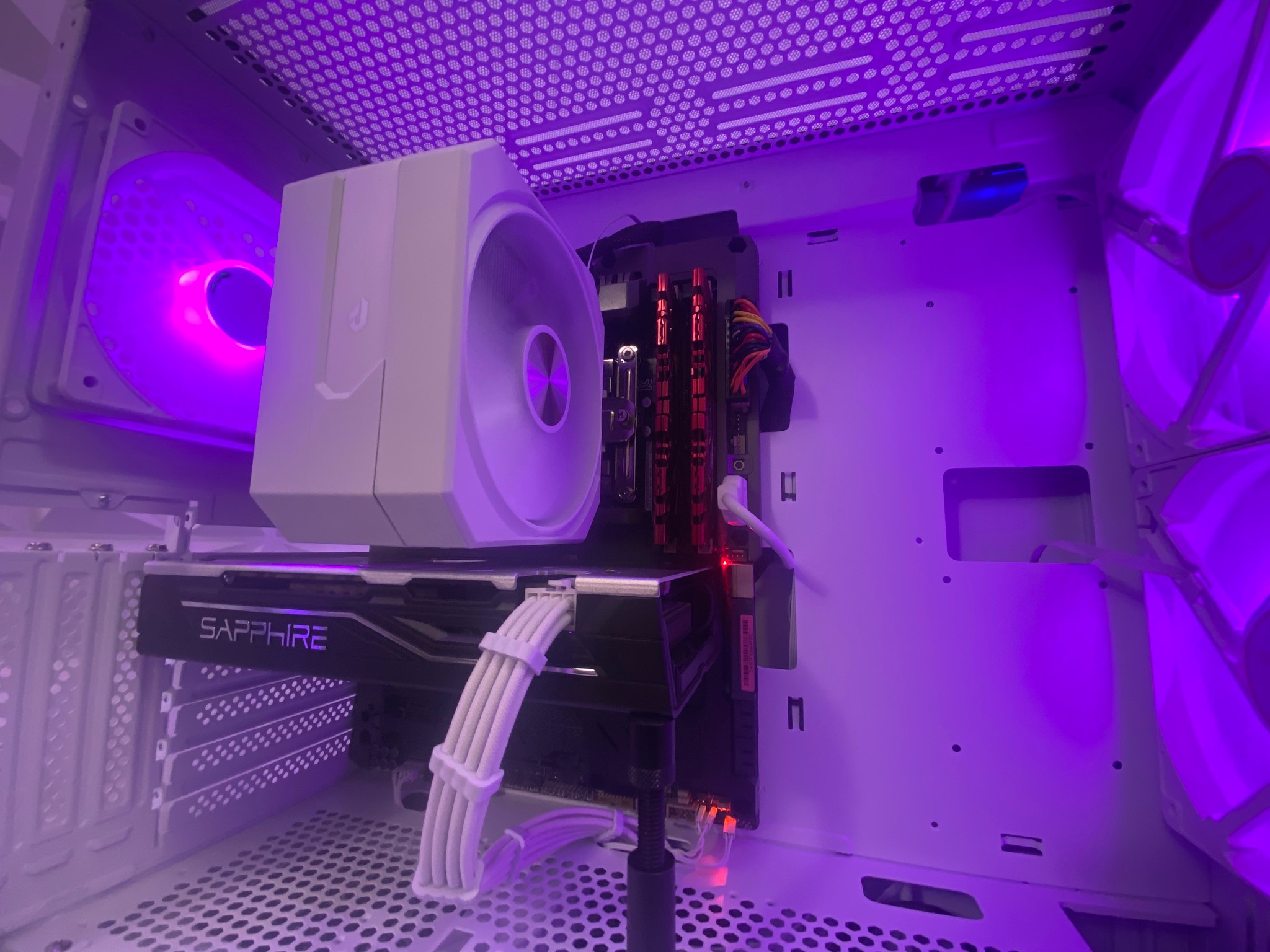 White RGB Gaming PC | RX 580 8GB | intel i7 5820K | 512GB SSD | 16GB RAM | WiFi & Bluetooth