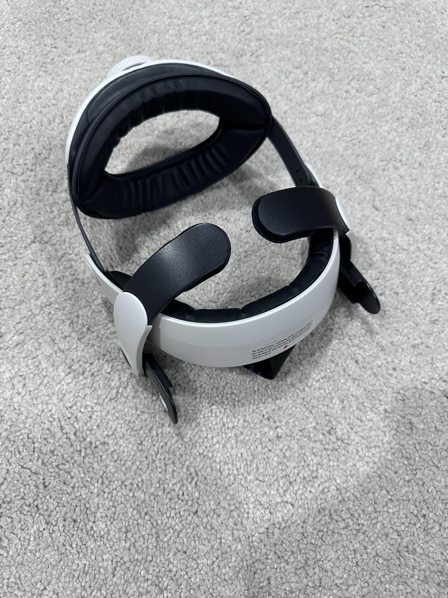 Meta Quest 2 (128GB) VR Headset Bundle