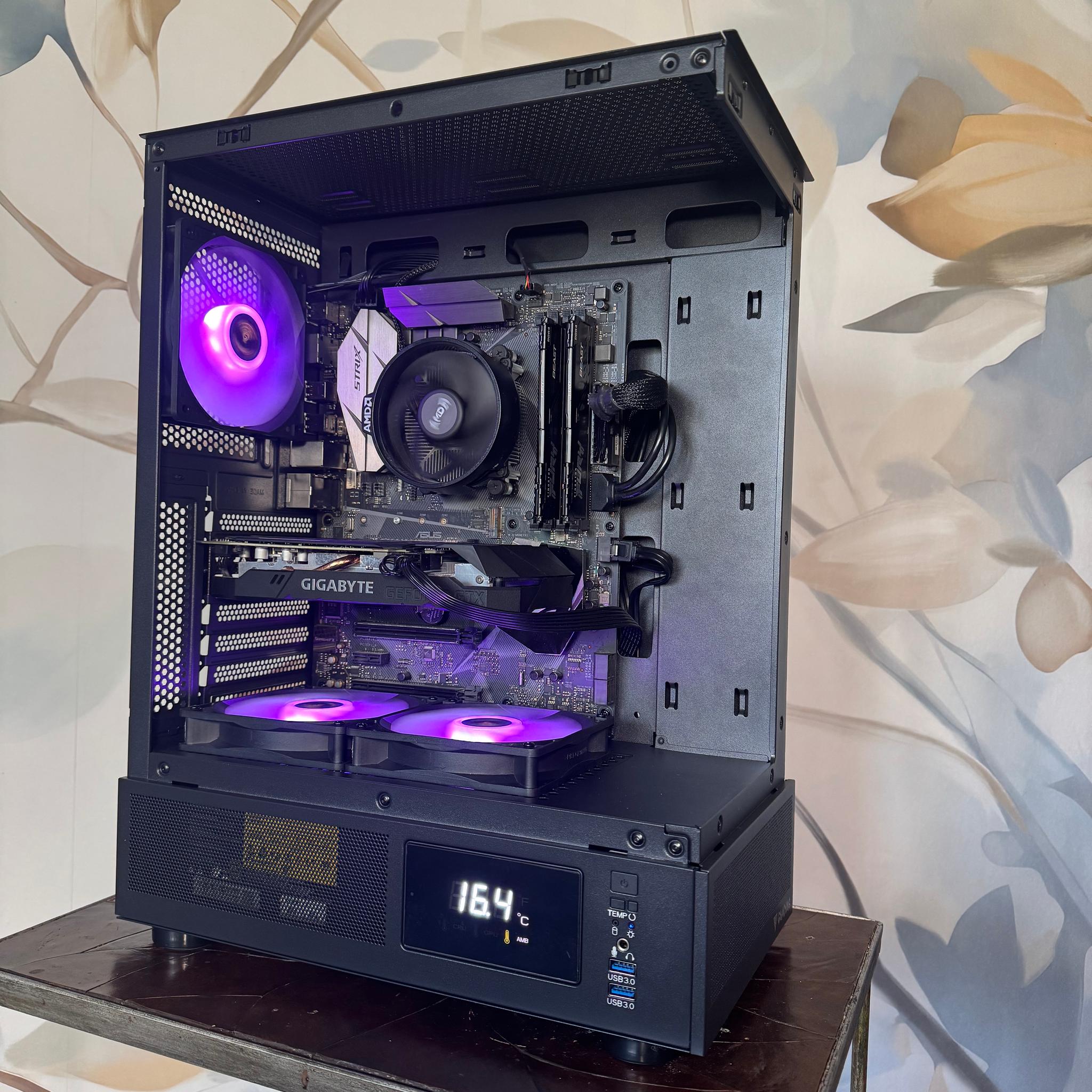 Panoramic Budget Gaming PC - GTX 1660 OC - Ryzen 5 - Temp Display - 740GB Storage