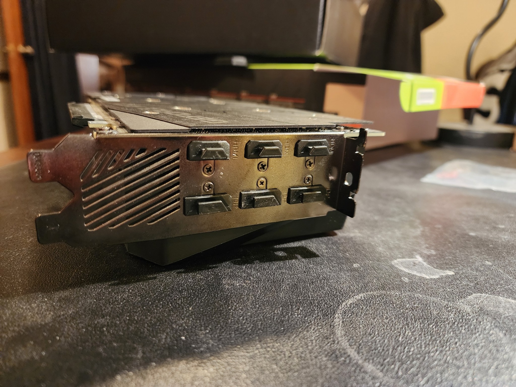 3070 Gigabyte Aorus Master w/LCD screen (extremely unique) please watch attached video