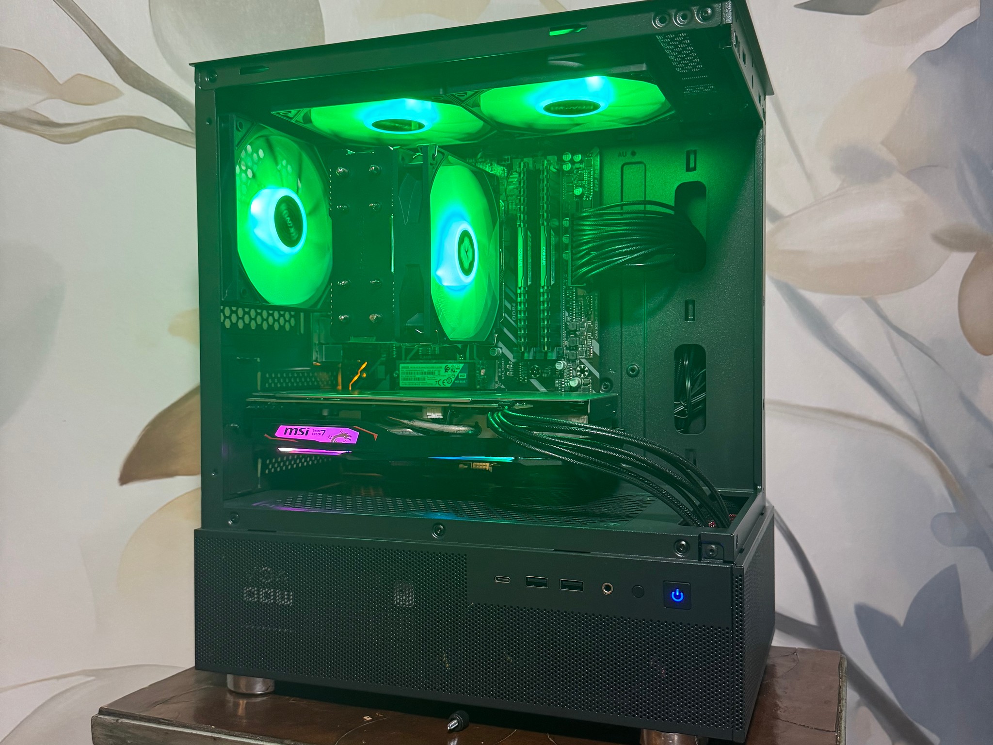 🌌 Aesthetic & Compact 1080p Gaming PC Ryzen 5 2600 | GTX 1660S | 16 GB RAM | 512GB SSD