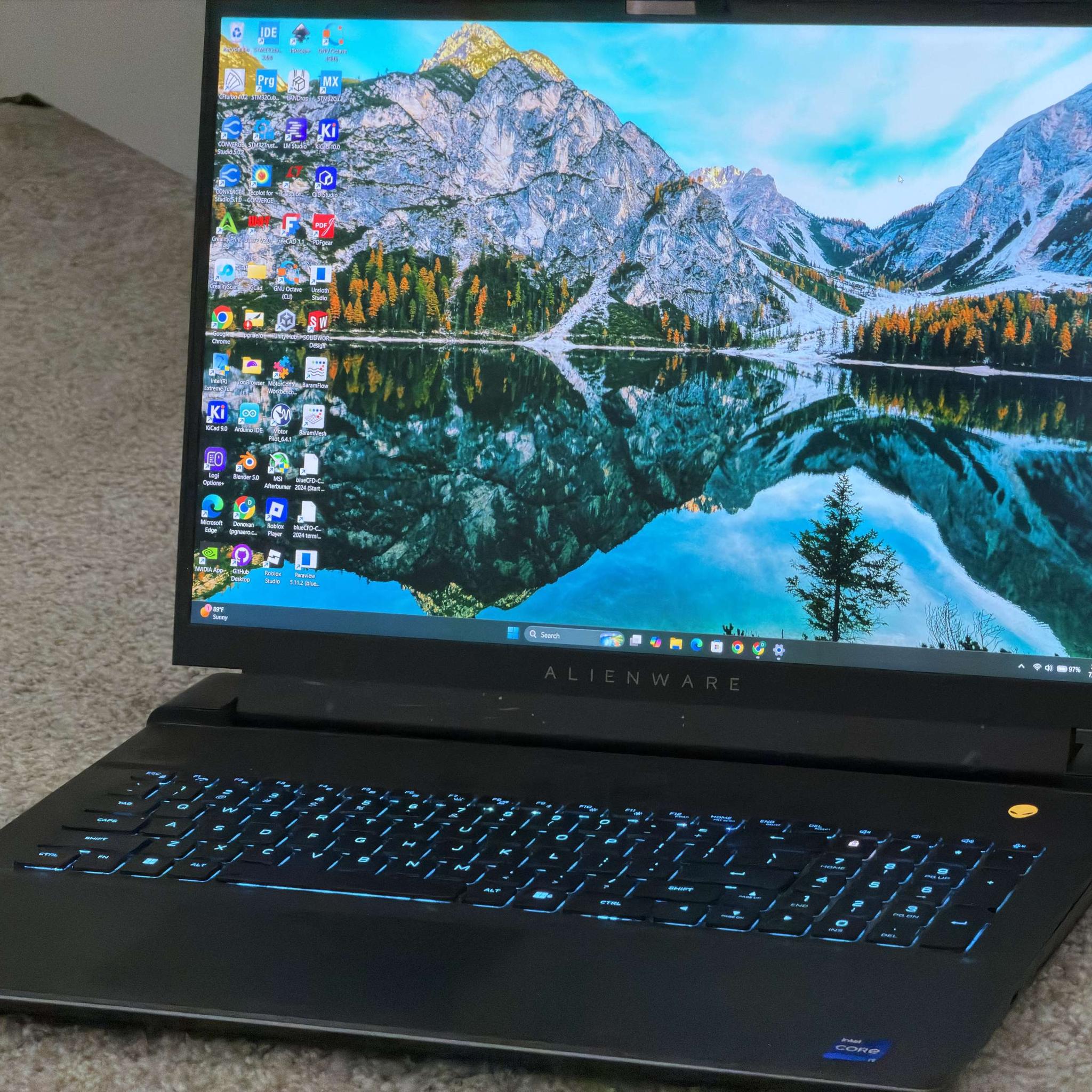 Alienware M18 R2 - 32GB DDR5 - Intel Core I9-14900HX - NVIDIA GeForce RTX 4090 16GB - 2TB SSD