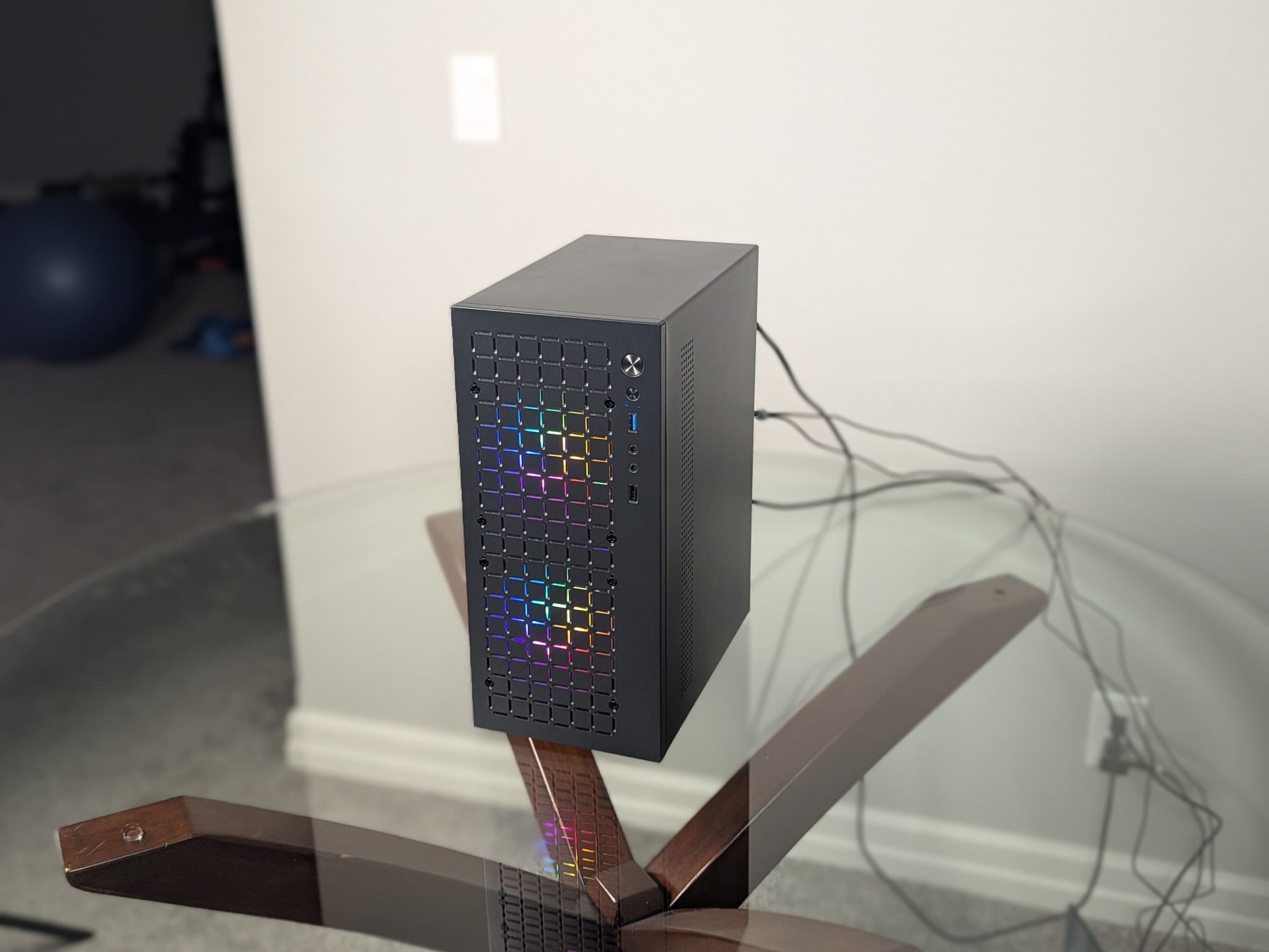 The "Glowbox - I Wanna Try PC Gaming" PC | 14-Core Intel  CPU | Nvidia GTX 1660 Super GPU | 16GB RAM