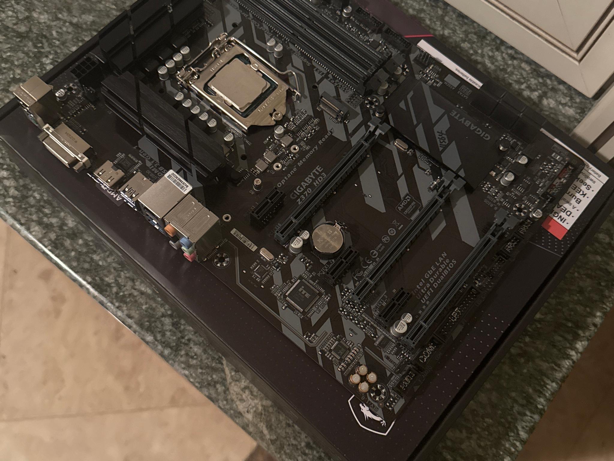 Intel Core i7-8700K CPU and Gigabyte Z370 HD3 Motherboard