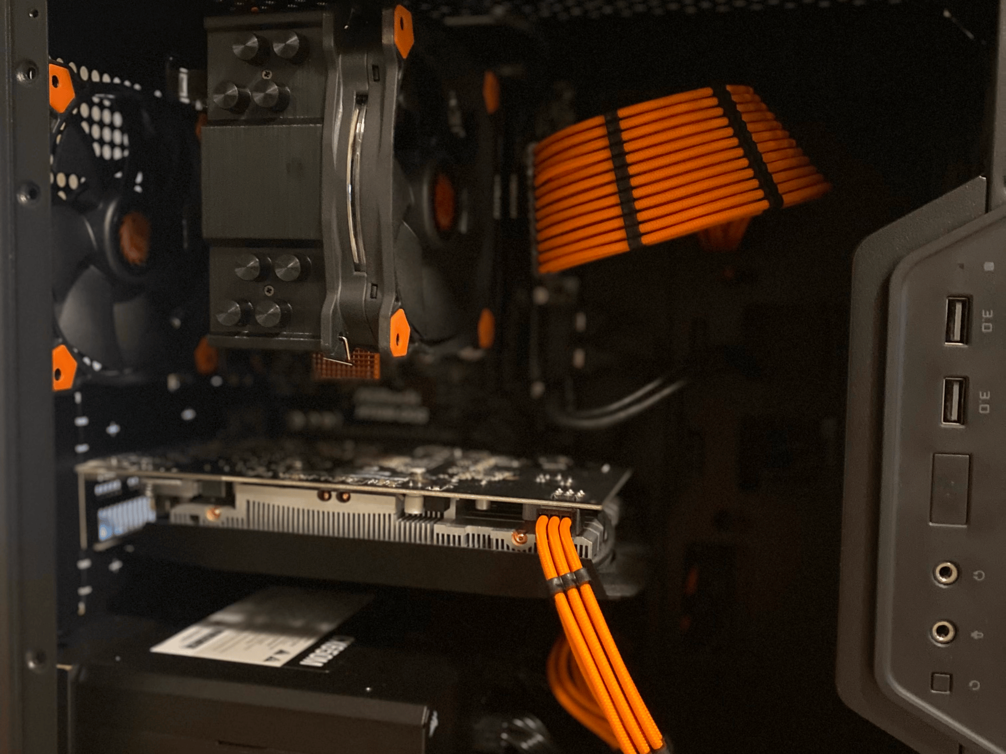 Custom Gaming PC i7 6700/ 32GB RAM 3200Mhz/Radeon RX 570 8GB