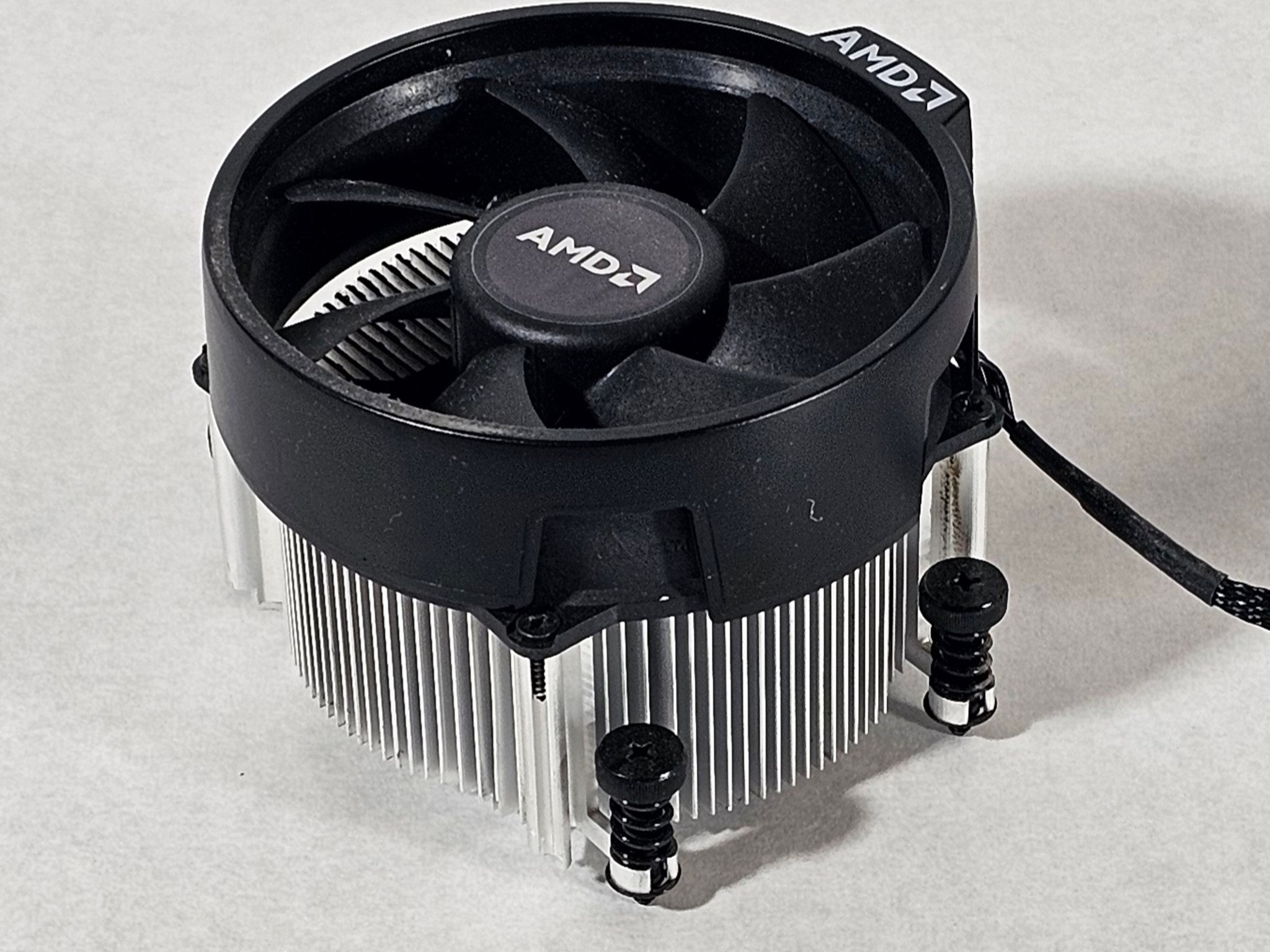 AMD Wraith 328 Stealth Ryzen Heatsink/Fan AM4 CPU Cooler
