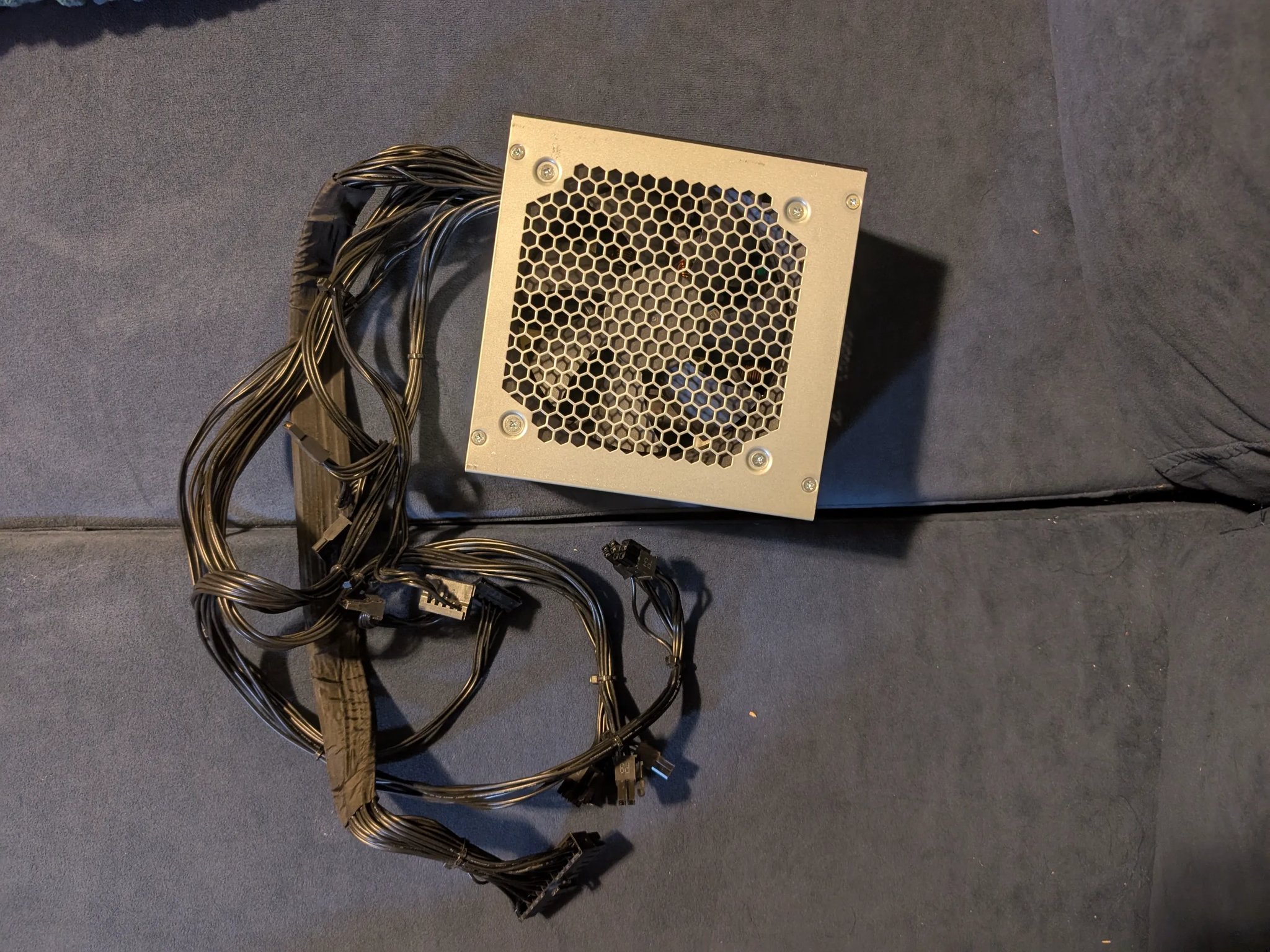 80+ GOLD OMEN by HP 40L Cooler Master PS-4601-1  ATX Power Supply 600W