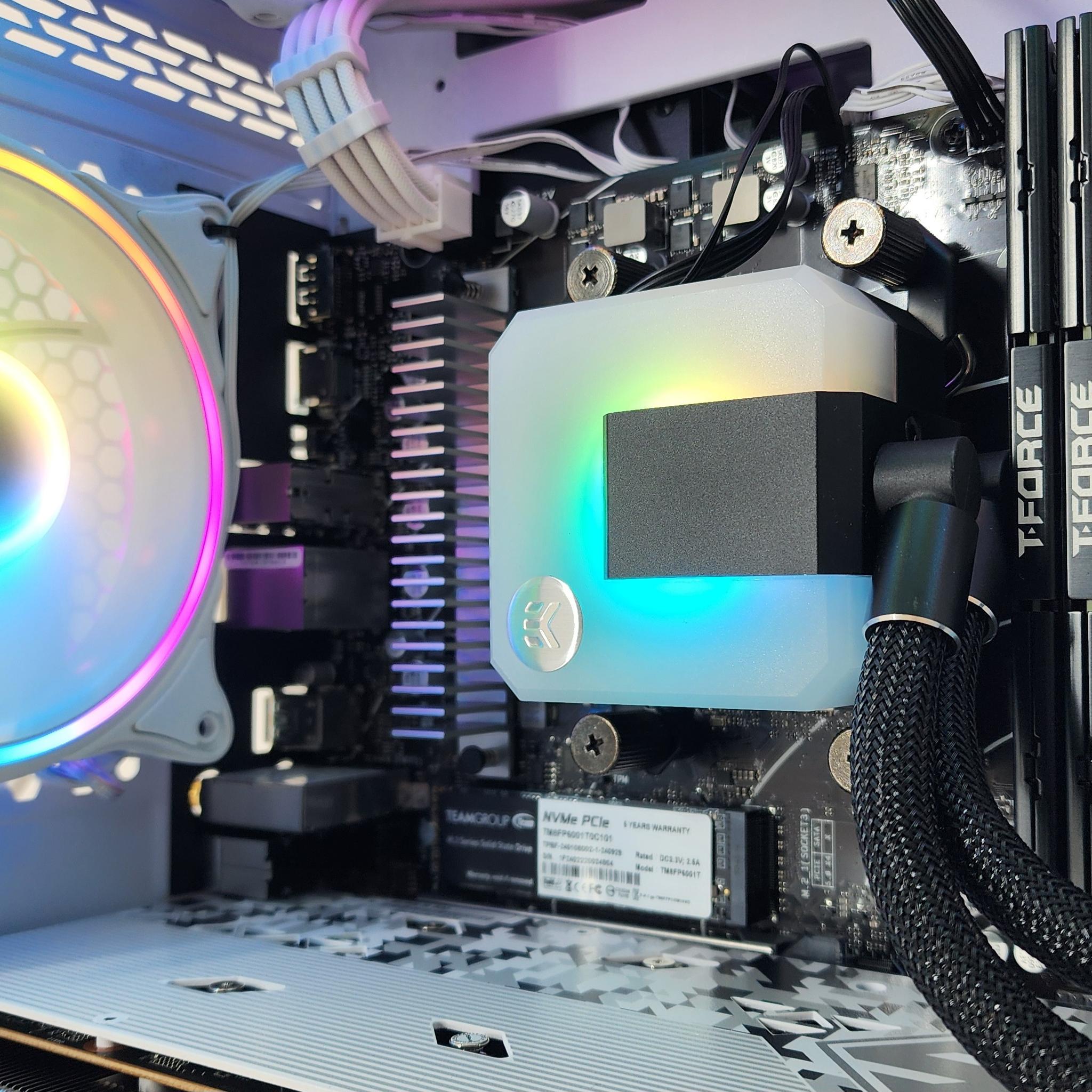 Gaming PC Ryzen 5 8400F 32GB RAM 1TB SSD RX 7600 8GB Windows 11 Computer