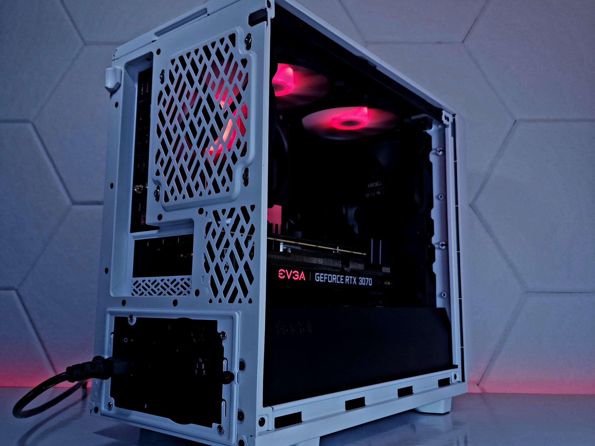 ❤️🤍 RTX 3070 // Core i7 10700 // 16GB 3600MHz // 1TB NVMe Gen 3