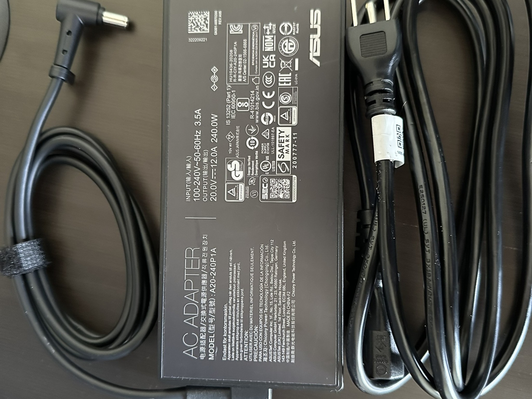 ASUS ROG Zephyrus G14 2023 -  7940HS - RTX 4080 - 32GB RAM - 1TB SSD
