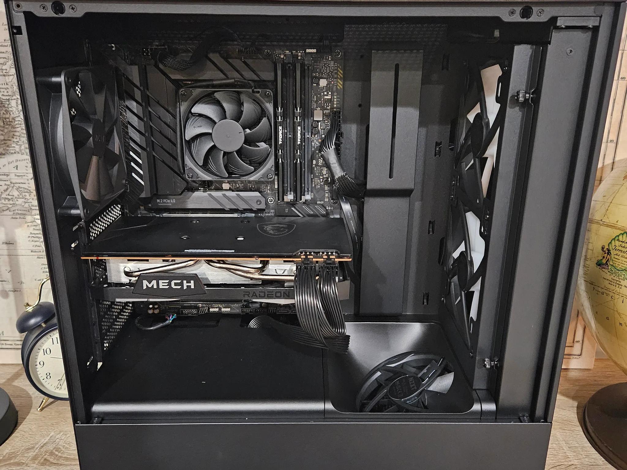 Gaming PC Intel i5 12600k CPU with AMD 6700xt GPU. 500 gb ssd M.2 drive and 16 gb of ddr4 ram
