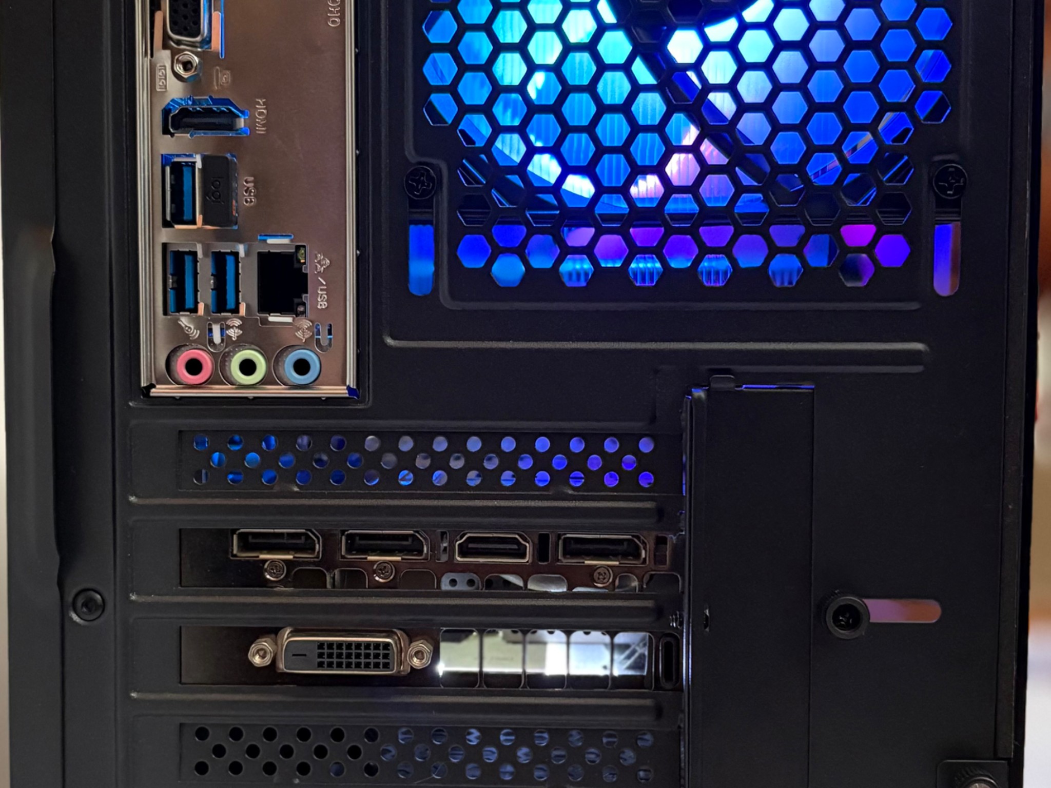 EVGA GTX 1080 | Ryzen 5 3600 | Black Gaming PC